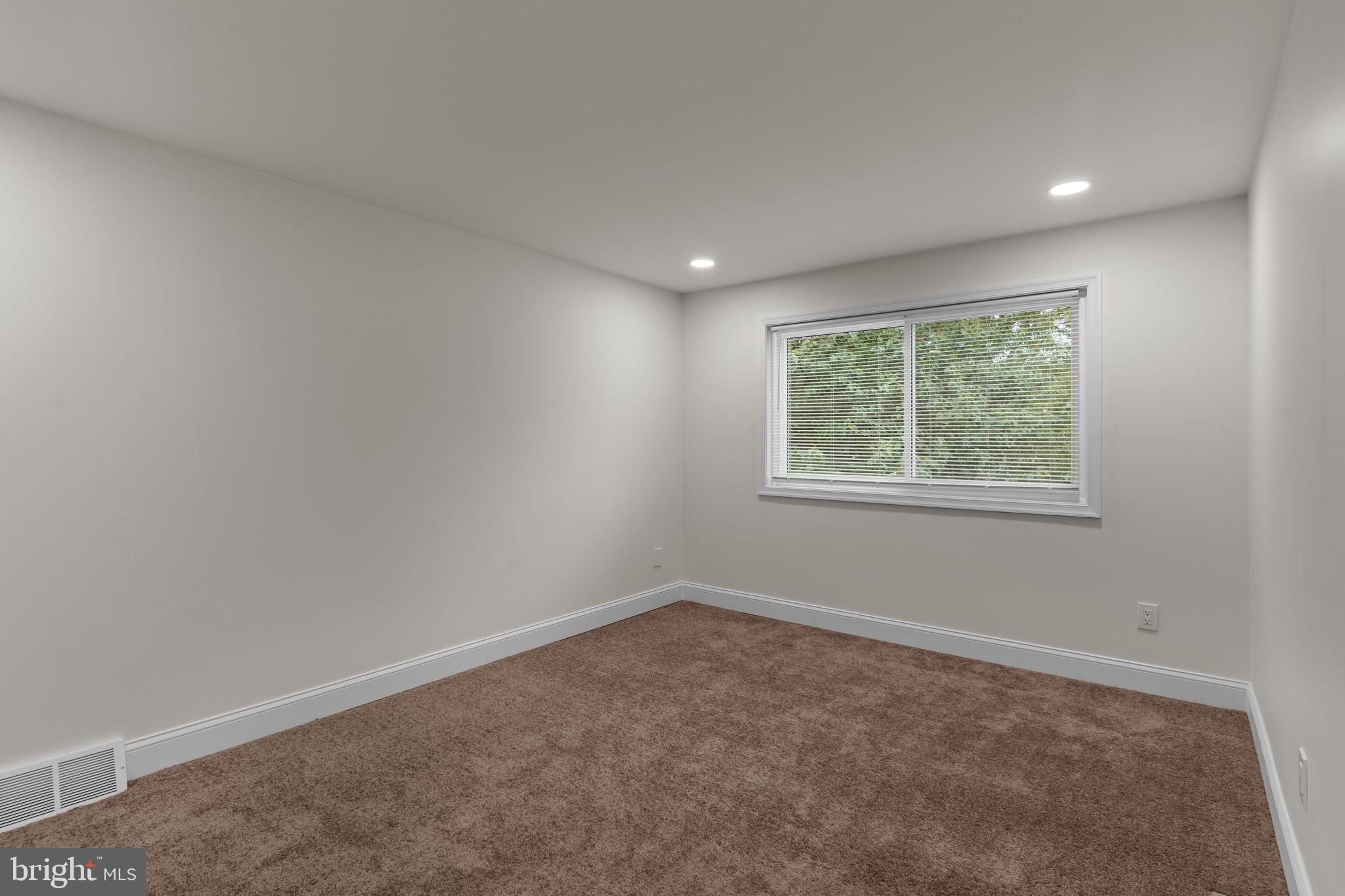 PARKWOOD - Residential Lease