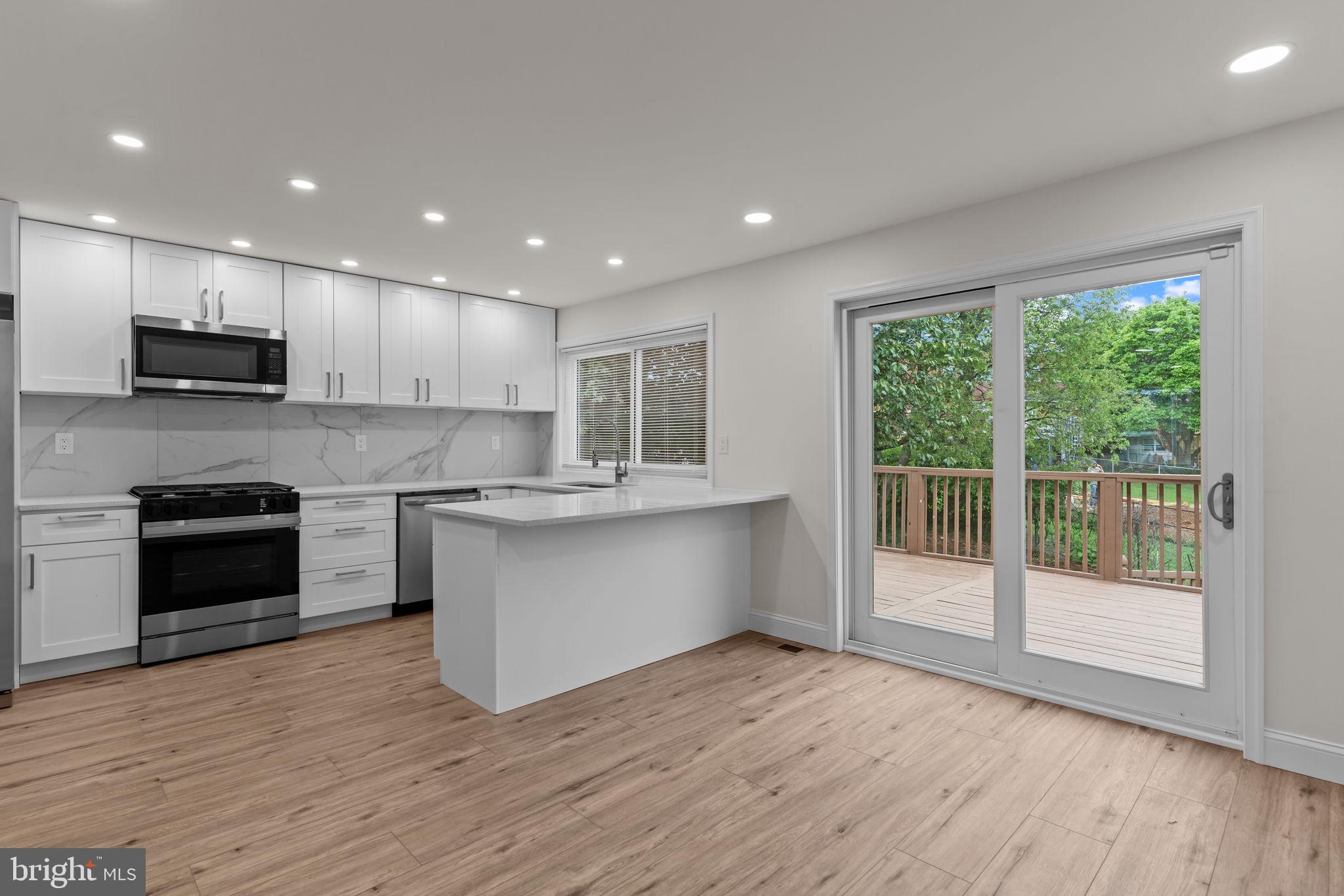 PARKWOOD - Residential Lease