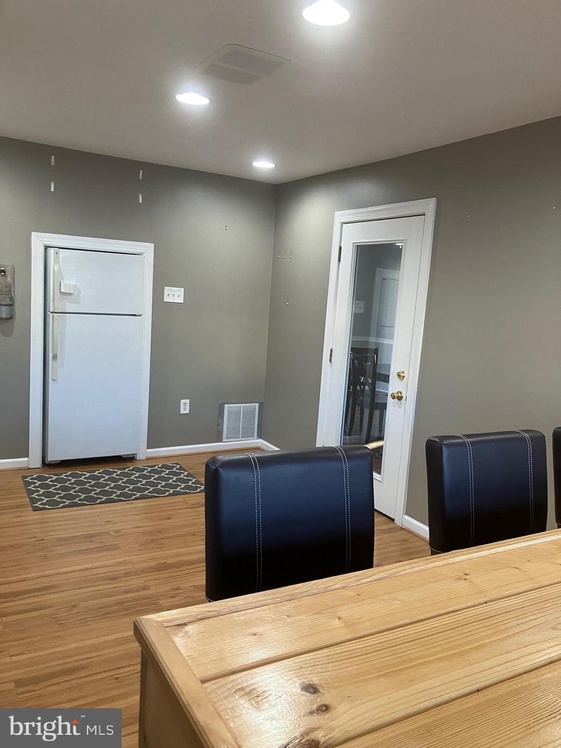 FOUR SEASONS ESTATES - Residential