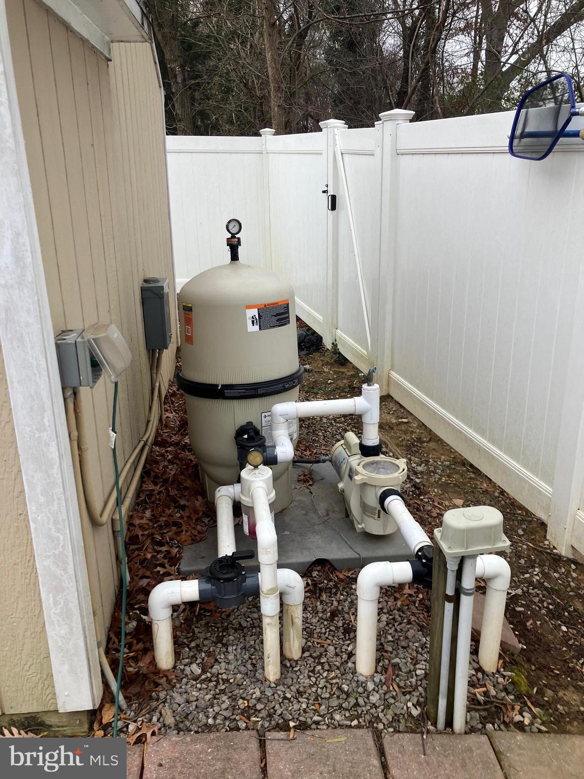 FOUR SEASONS ESTATES - Residential