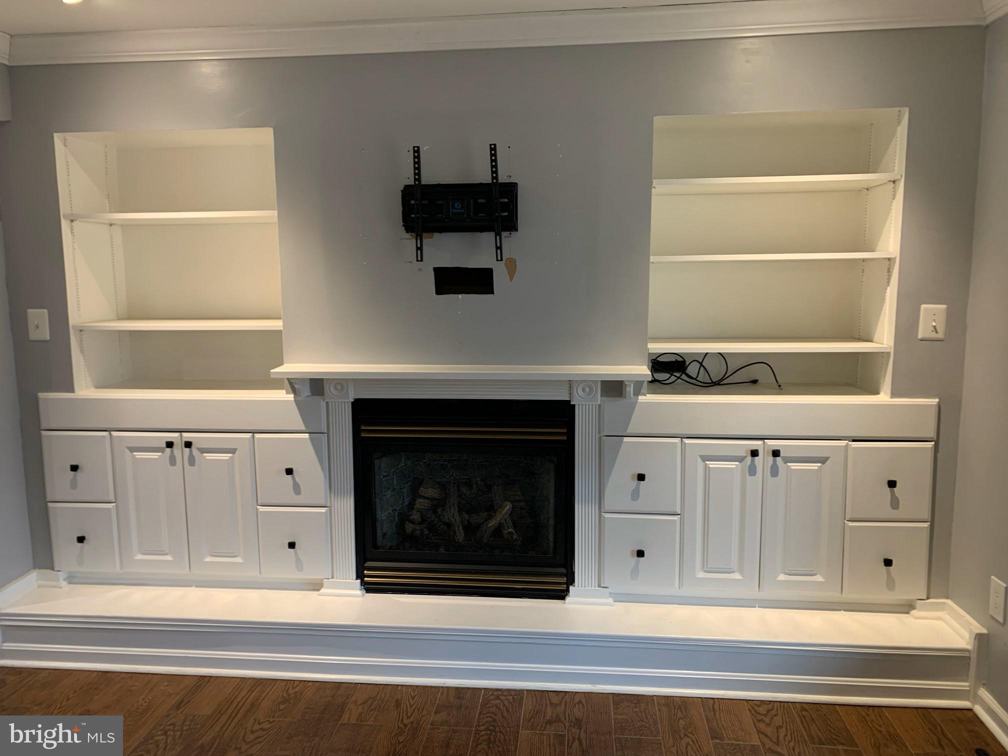 FOUR SEASONS ESTATES - Residential