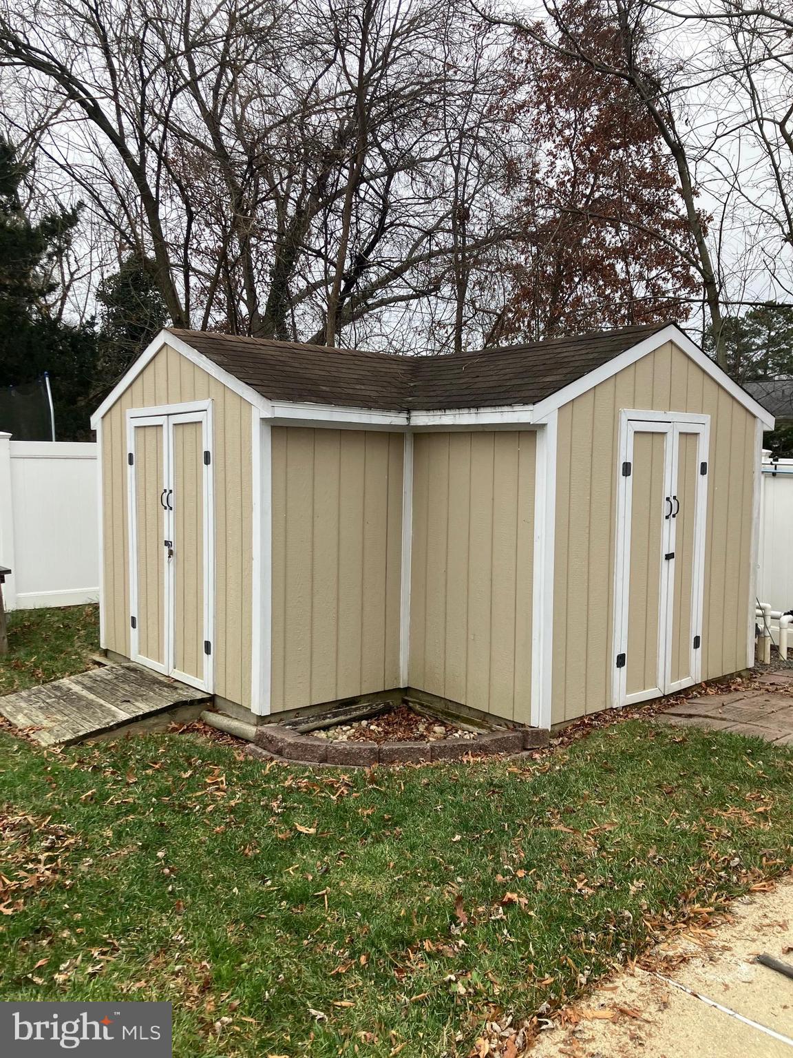 FOUR SEASONS ESTATES - Residential