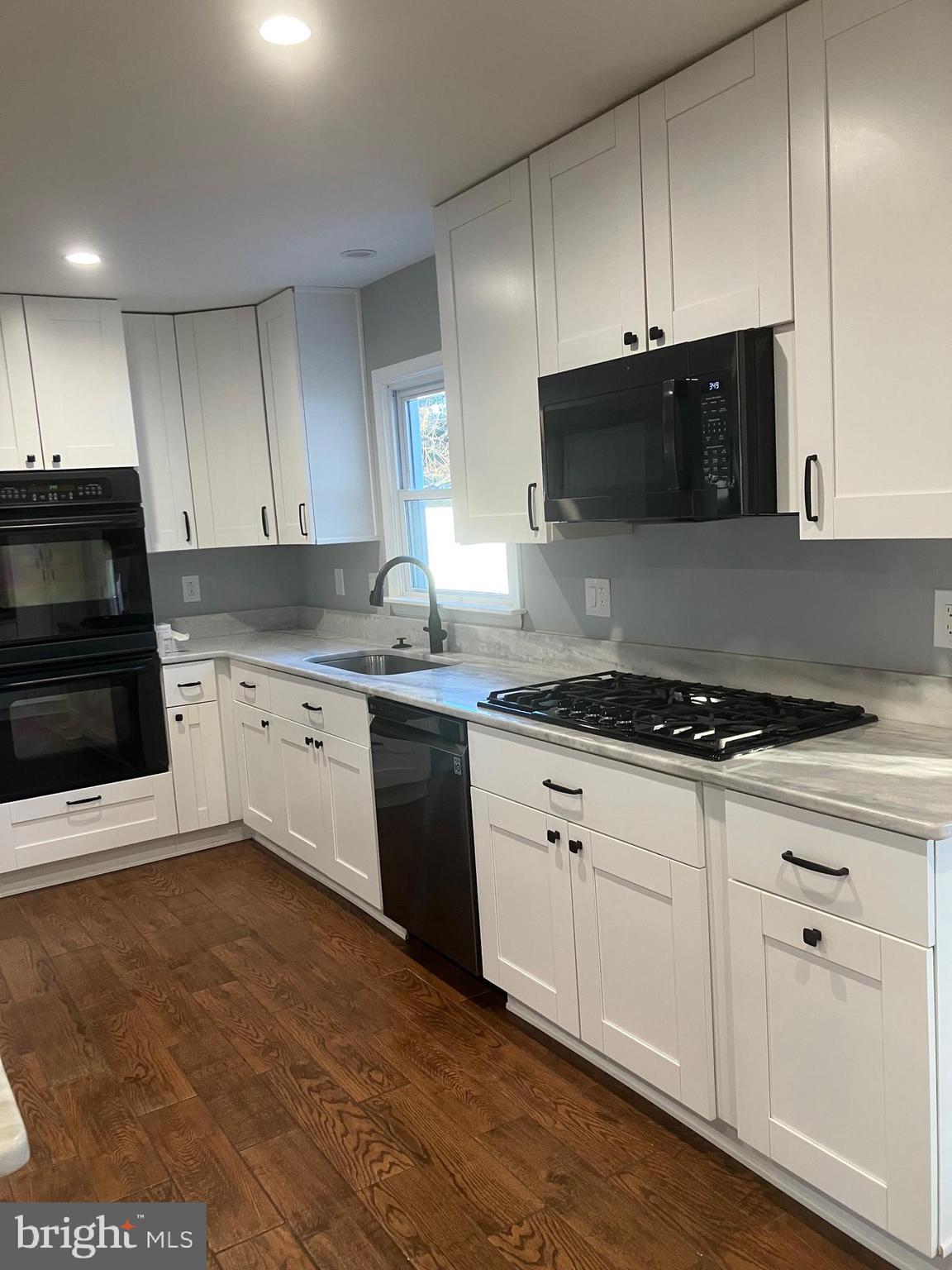 FOUR SEASONS ESTATES - Residential