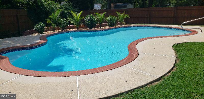 FOUR SEASONS ESTATES - Residential