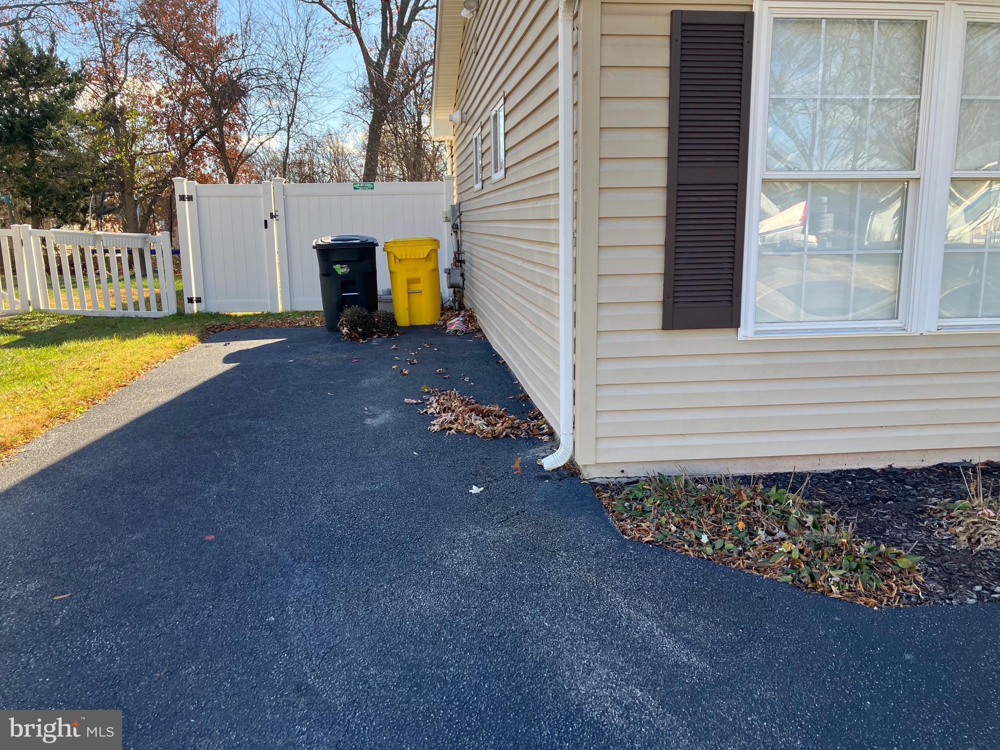 FOUR SEASONS ESTATES - Residential