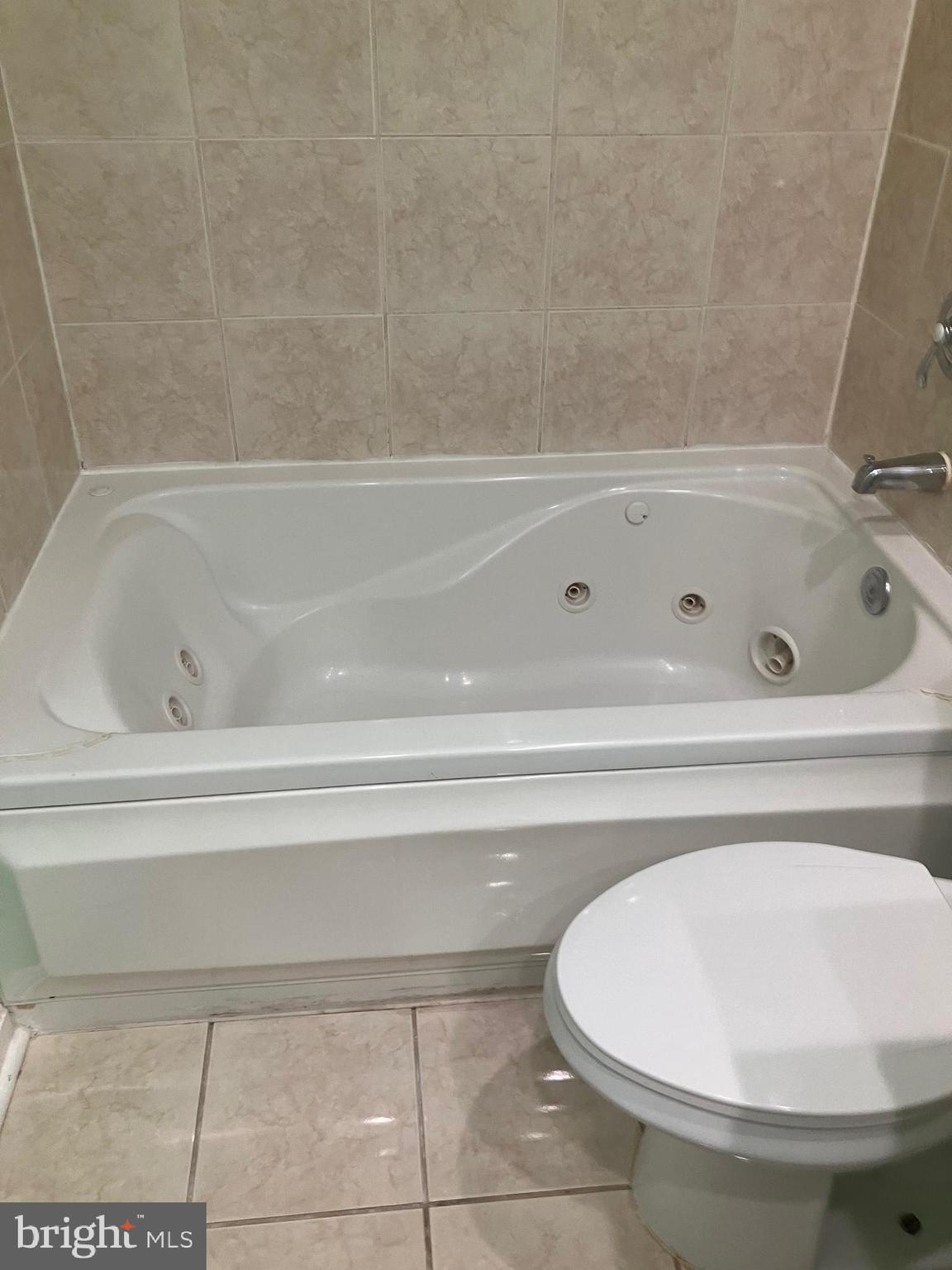 FOUR SEASONS ESTATES - Residential