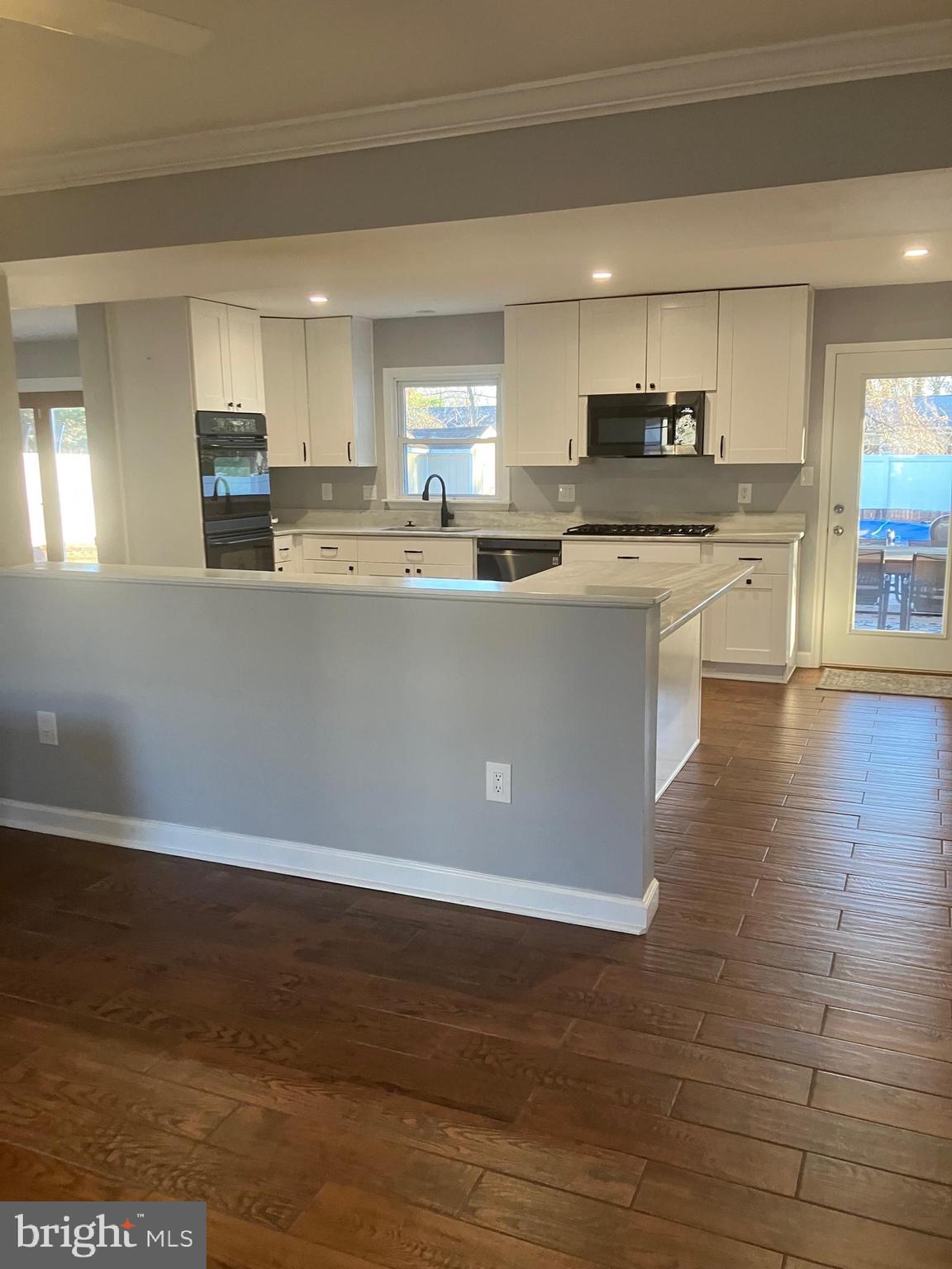 FOUR SEASONS ESTATES - Residential