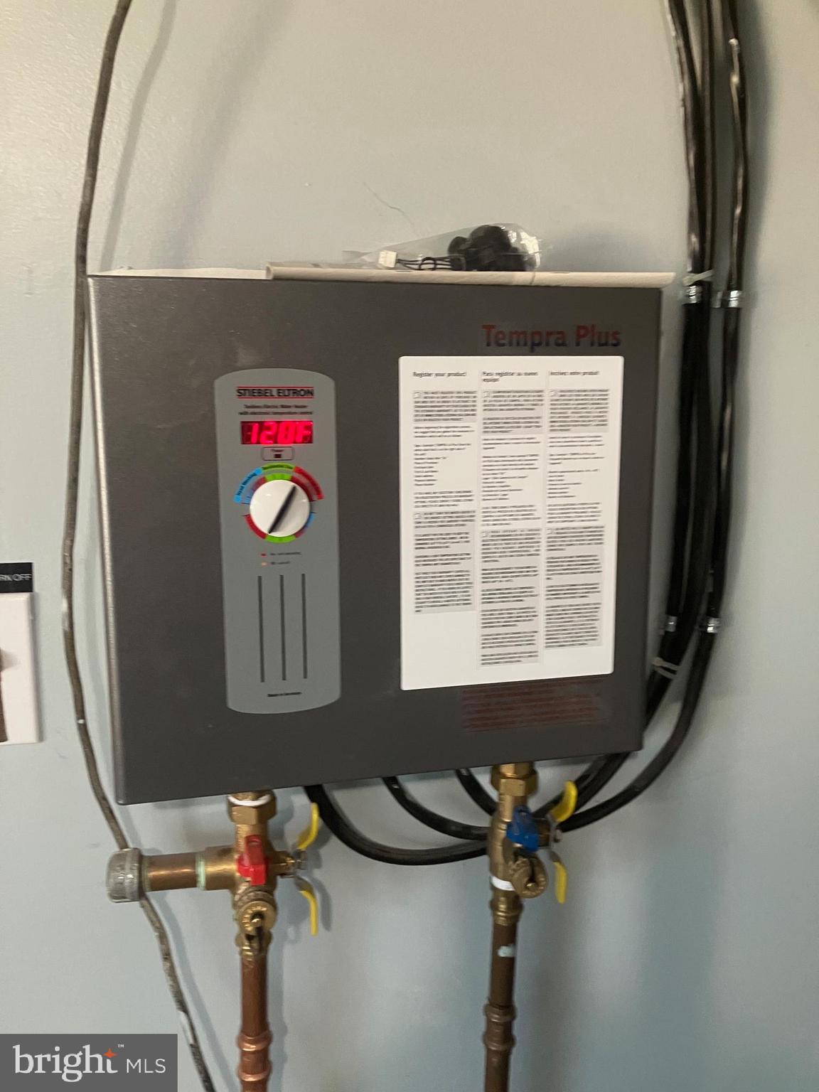 FOUR SEASONS ESTATES - Residential