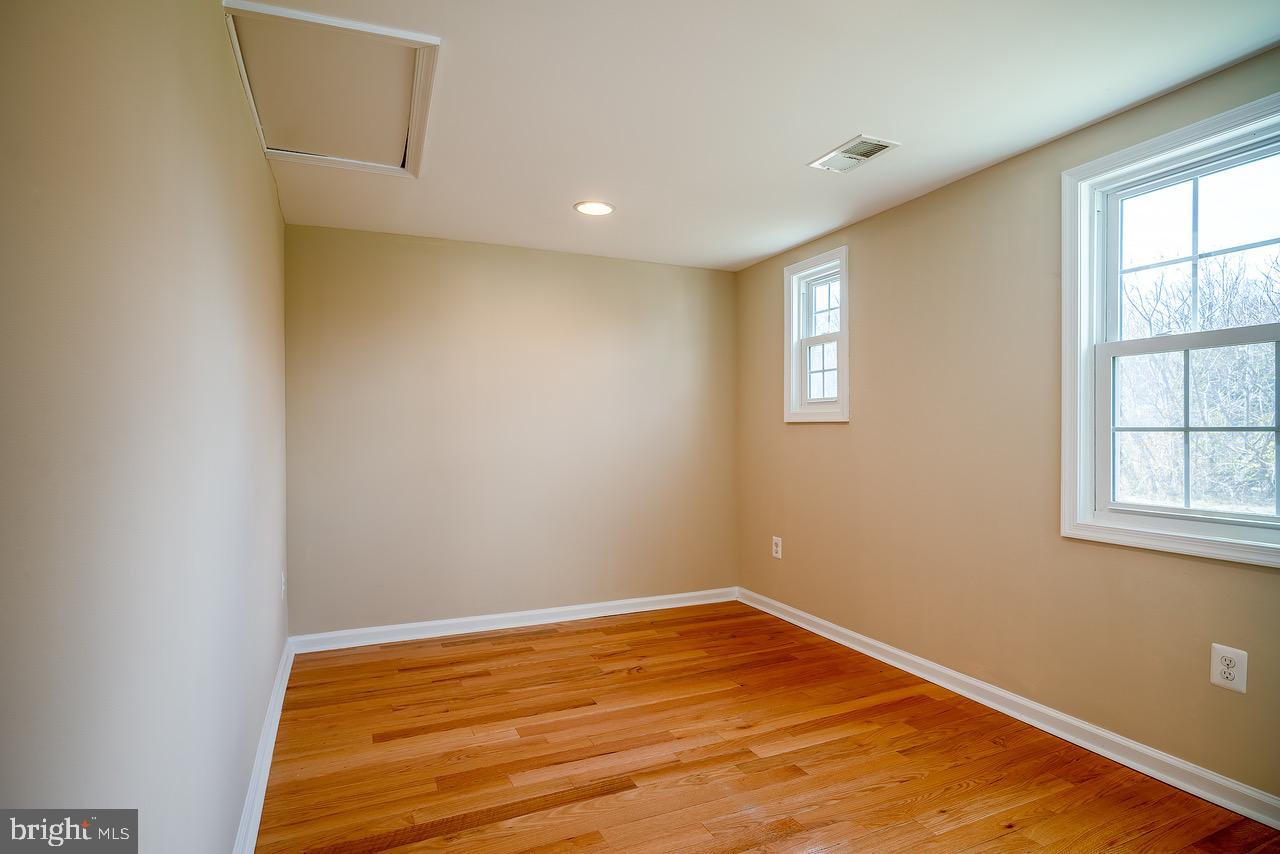 POOLESVILLE OUTSIDE - Residential