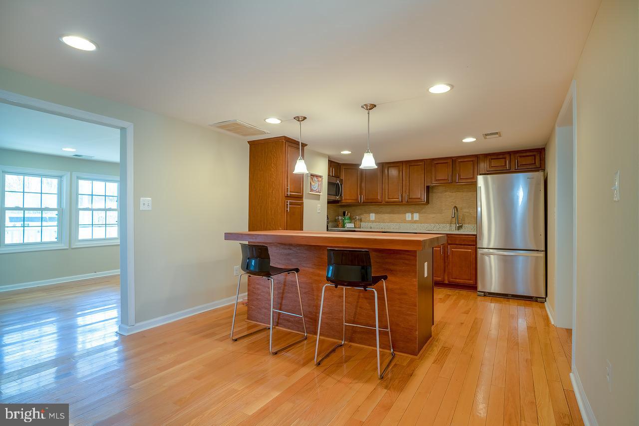 POOLESVILLE OUTSIDE - Residential