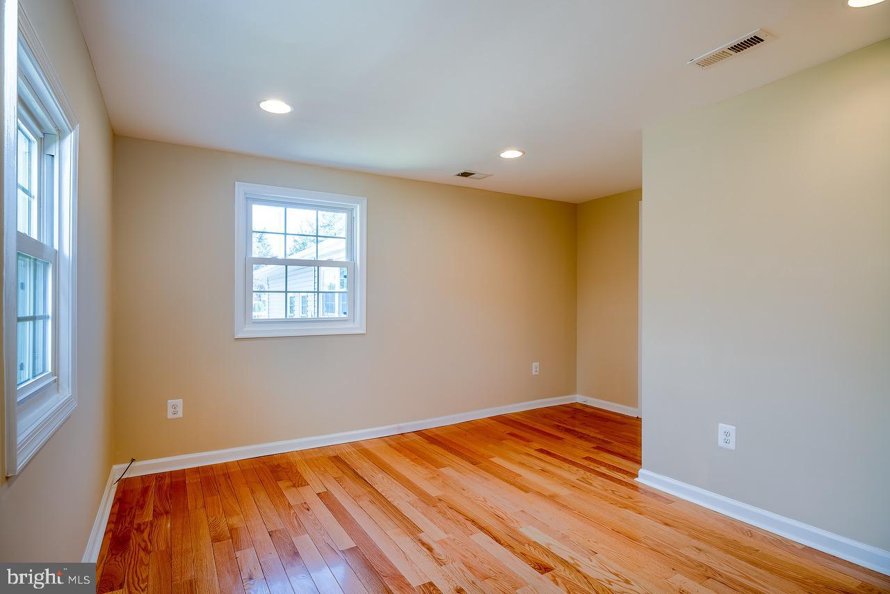 POOLESVILLE OUTSIDE - Residential