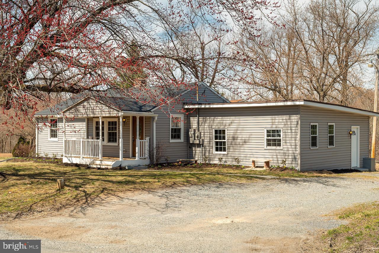 POOLESVILLE OUTSIDE - Residential