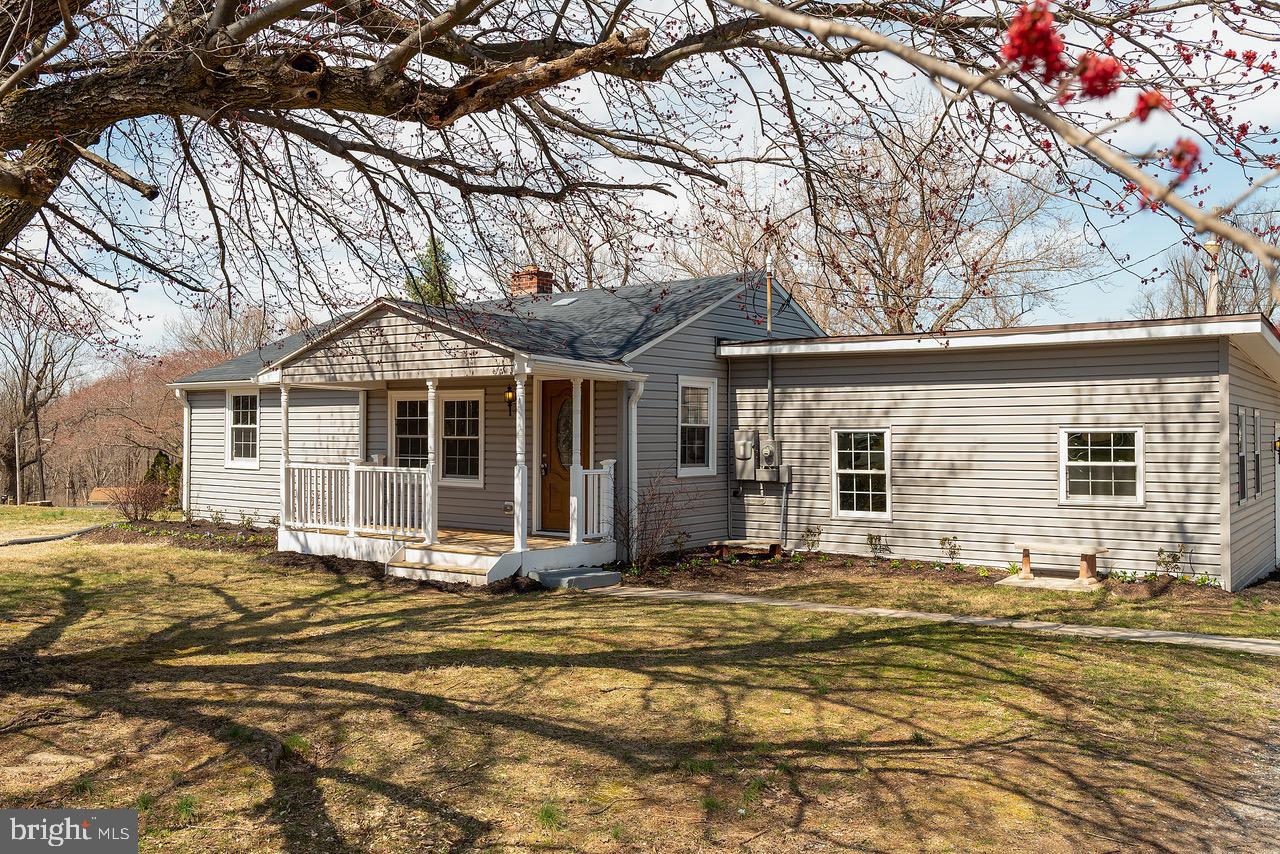 POOLESVILLE OUTSIDE - Residential