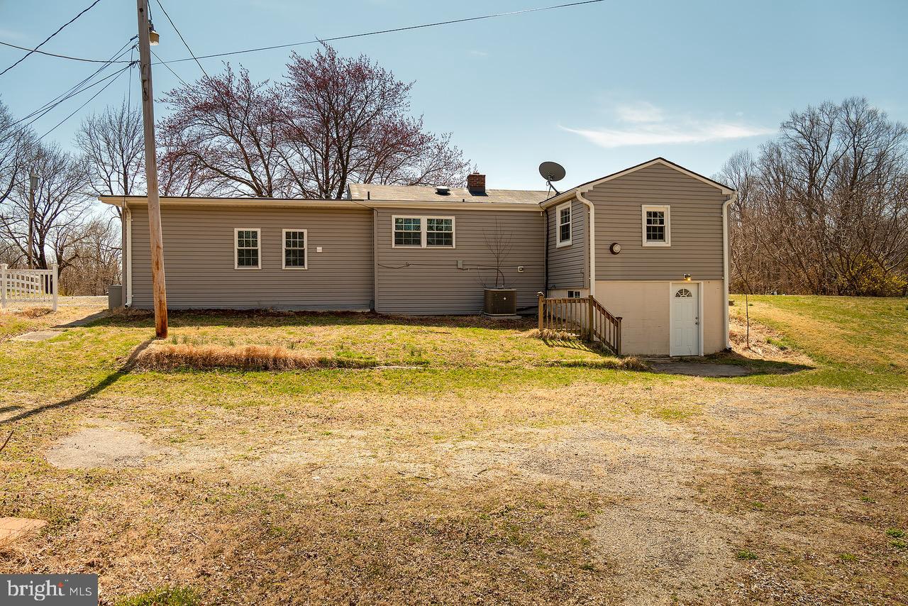 POOLESVILLE OUTSIDE - Residential