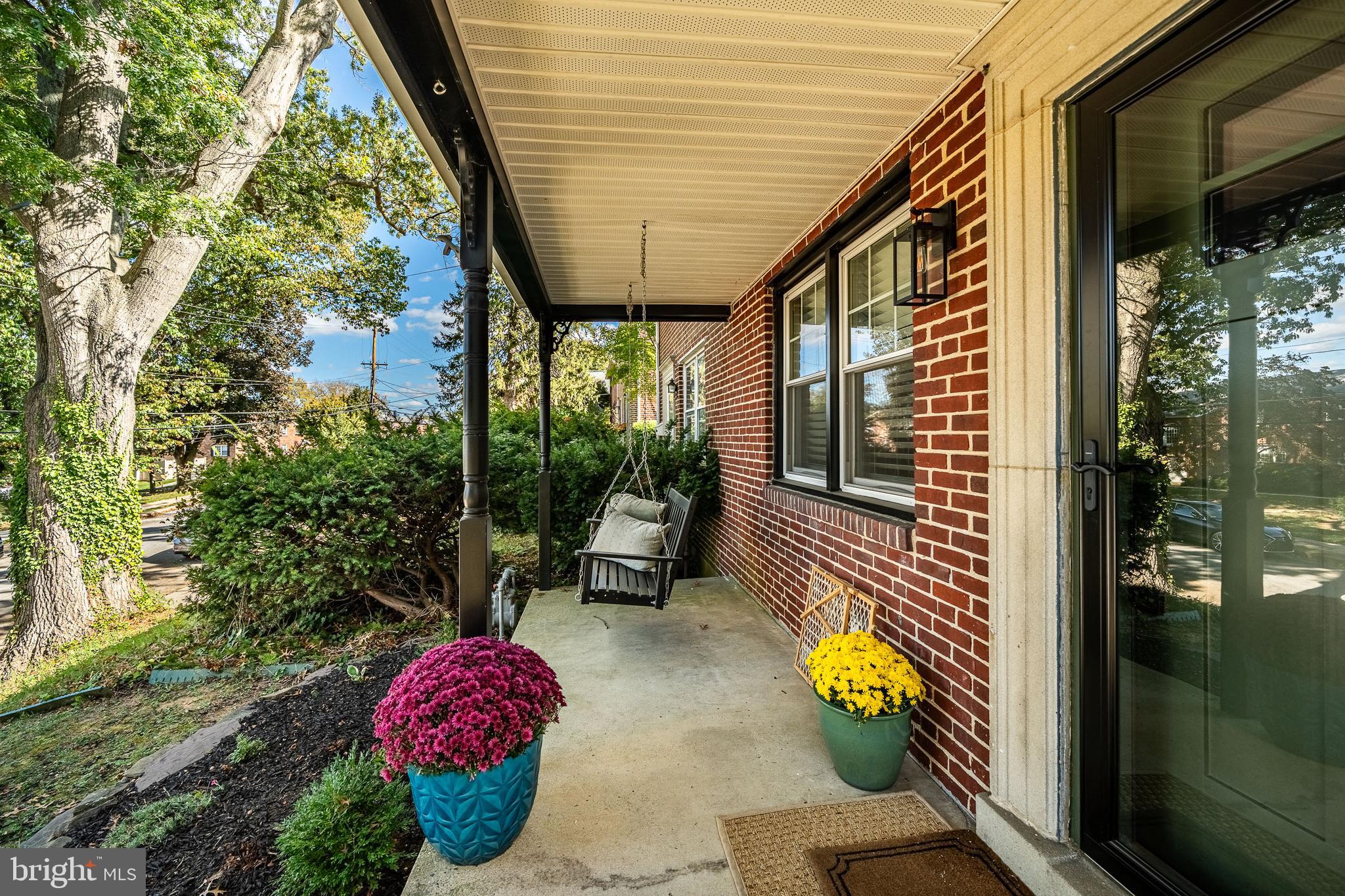 616 W CHESTNUT STREET