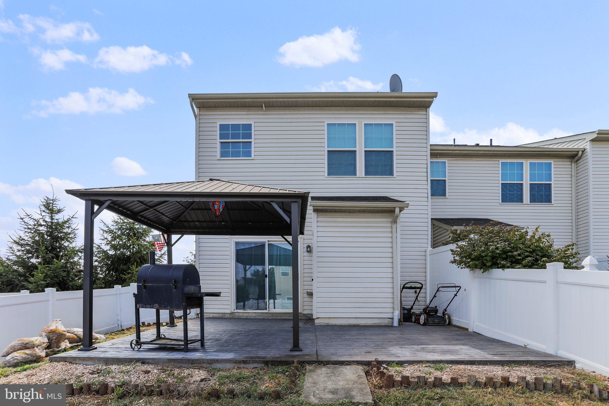 BROOKFIELD - Residential