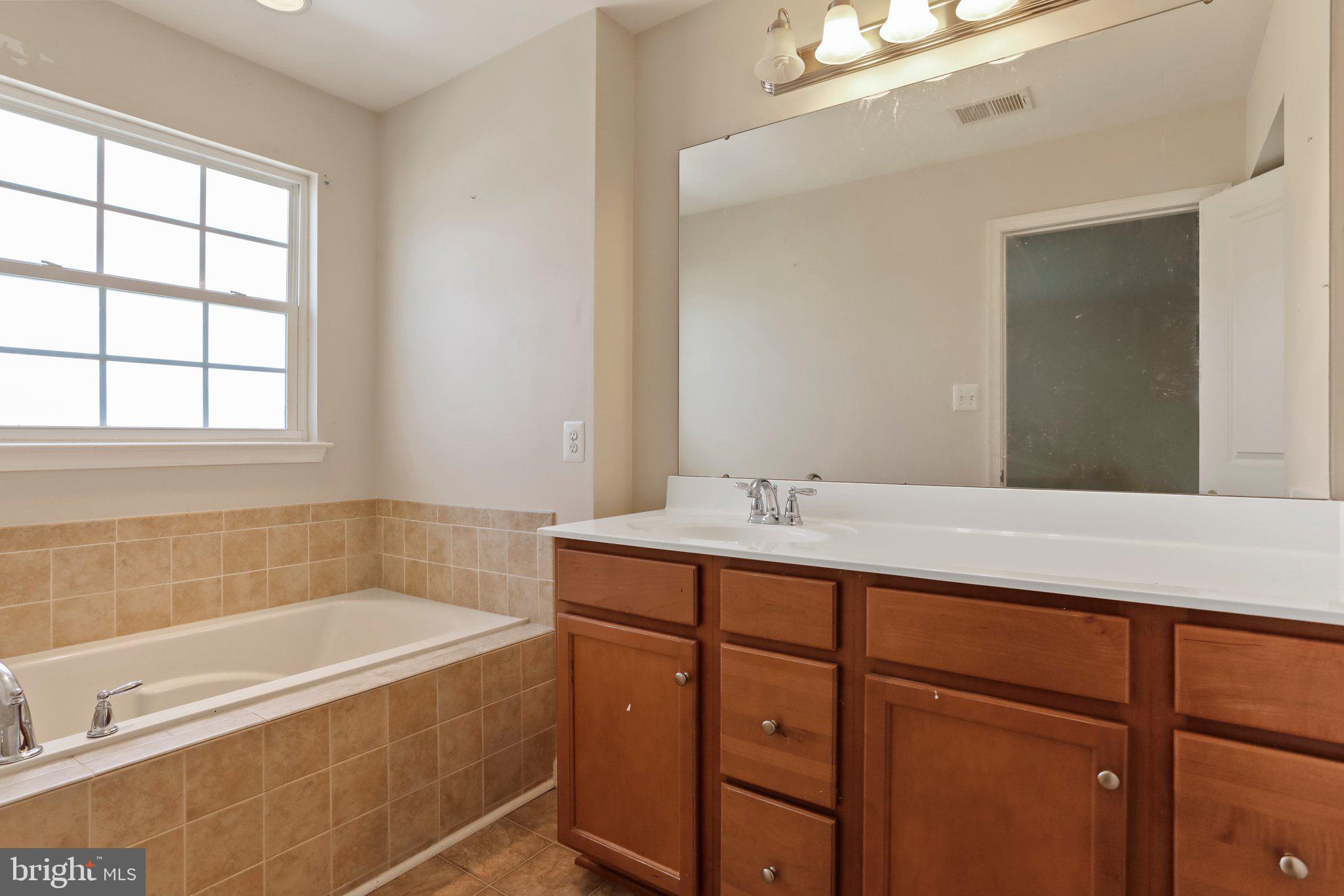 BROOKFIELD - Residential