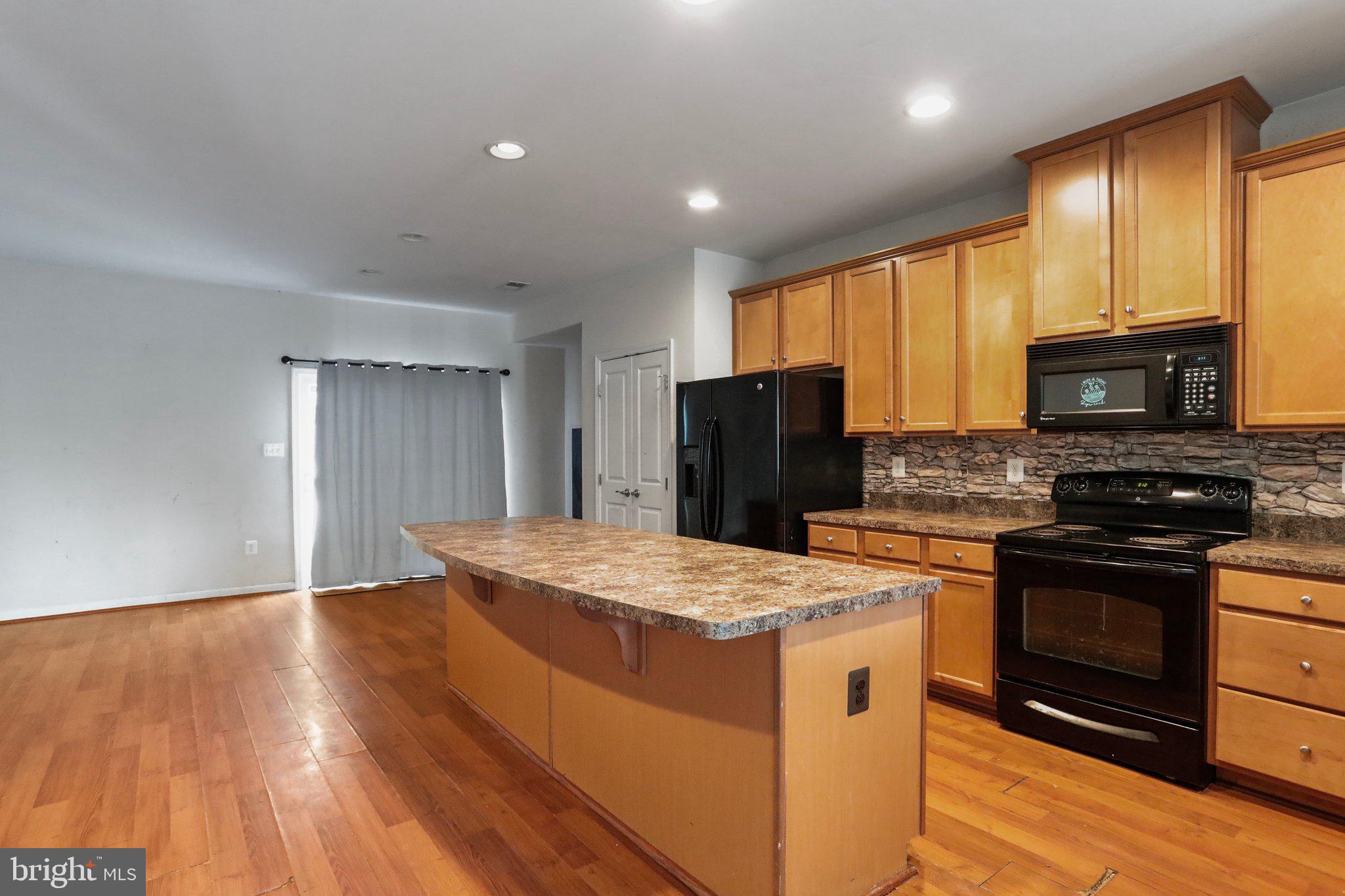 BROOKFIELD - Residential