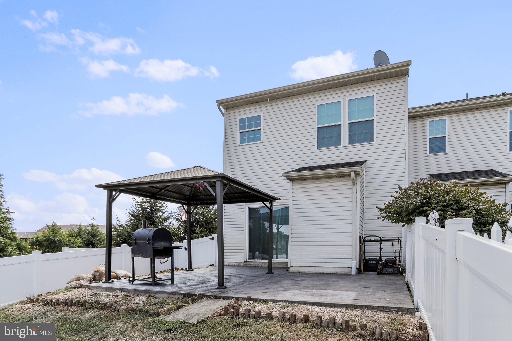 BROOKFIELD - Residential