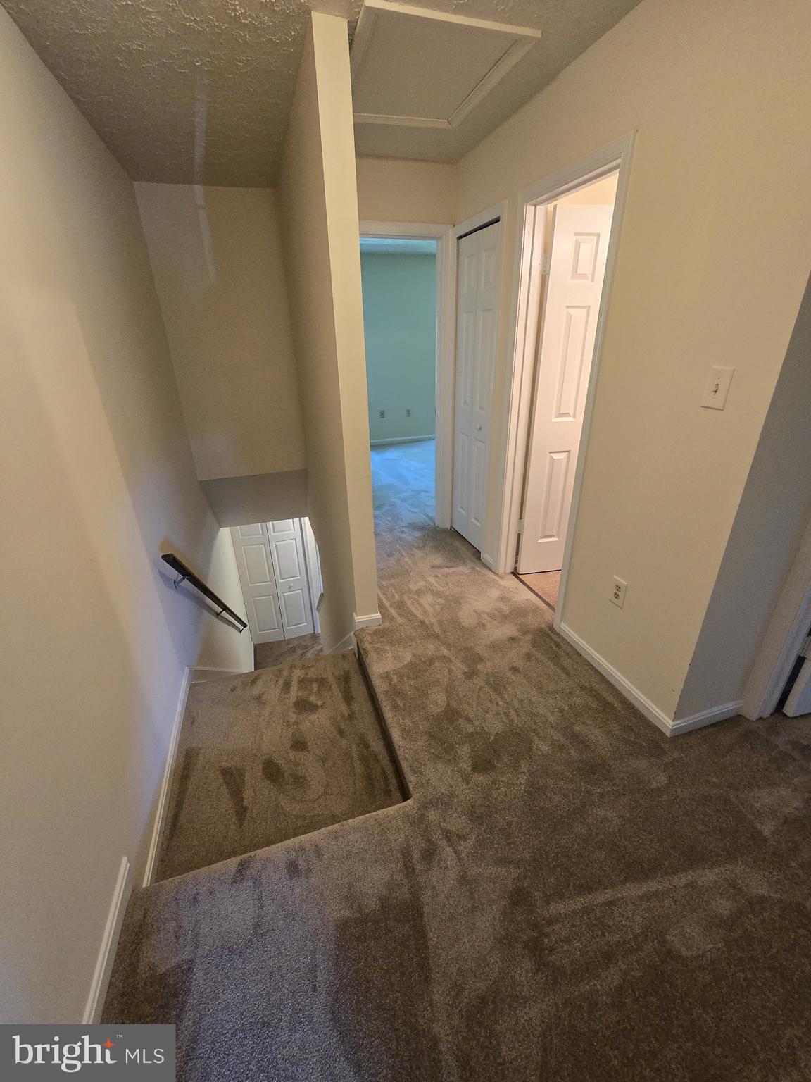 ST CHARLES HAMPSHIRE - Residential