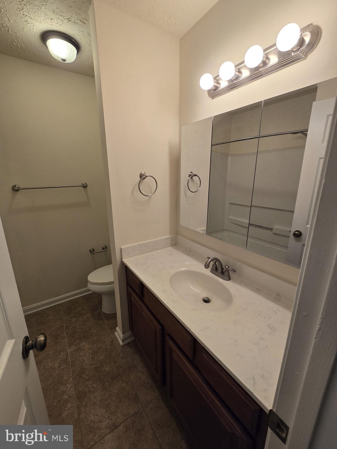 ST CHARLES HAMPSHIRE - Residential