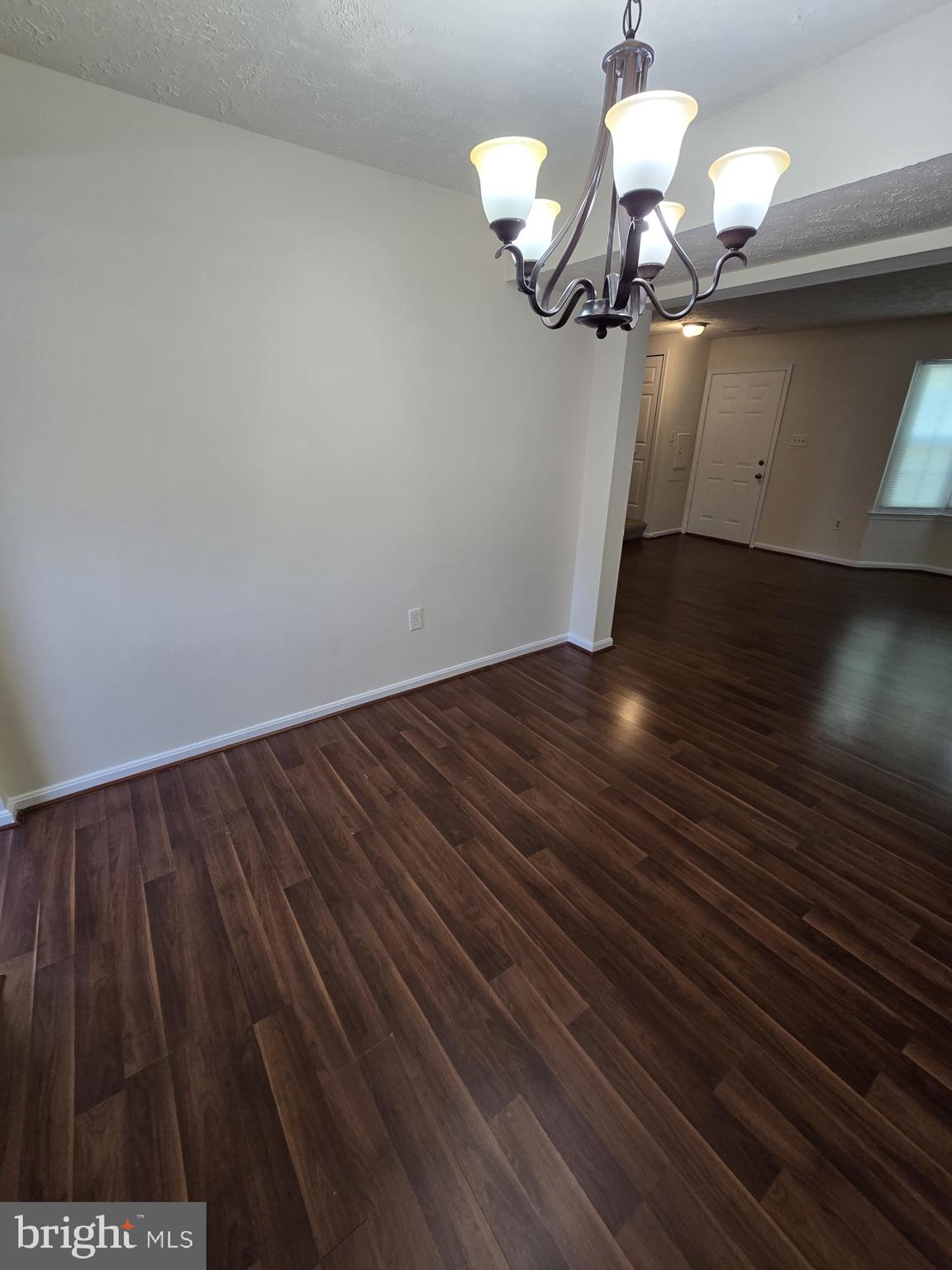 ST CHARLES HAMPSHIRE - Residential