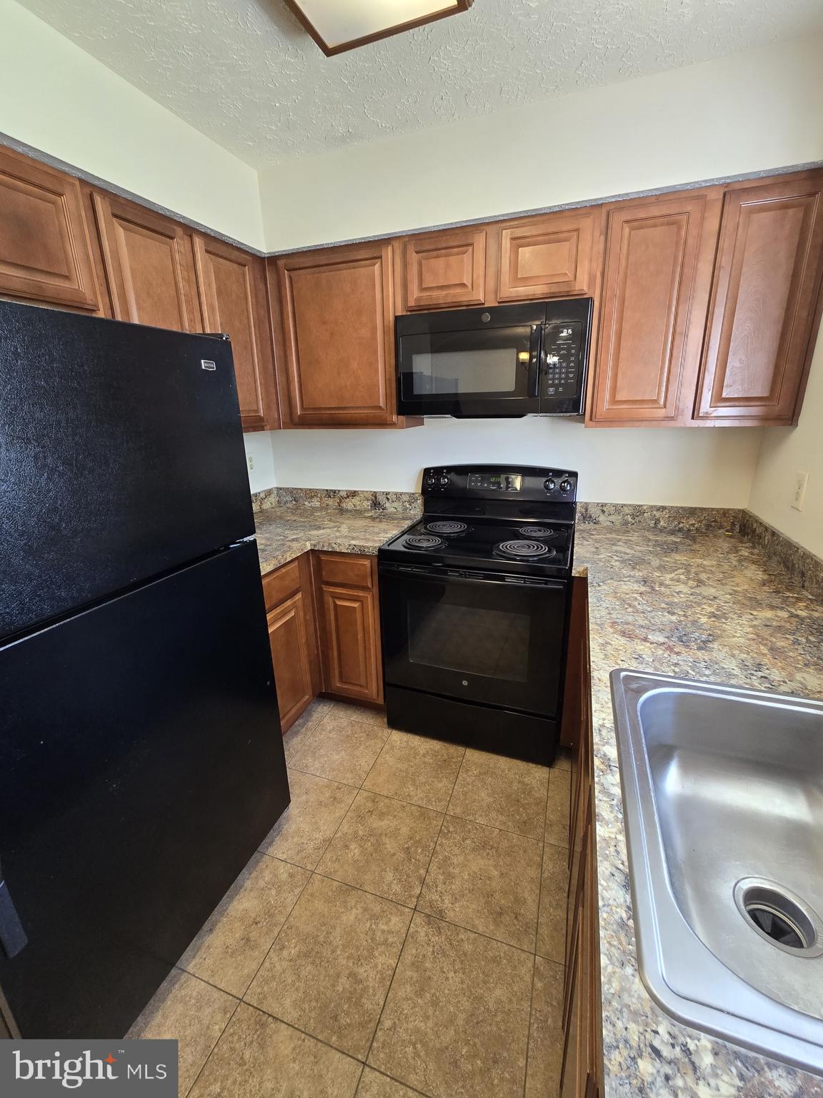 ST CHARLES HAMPSHIRE - Residential