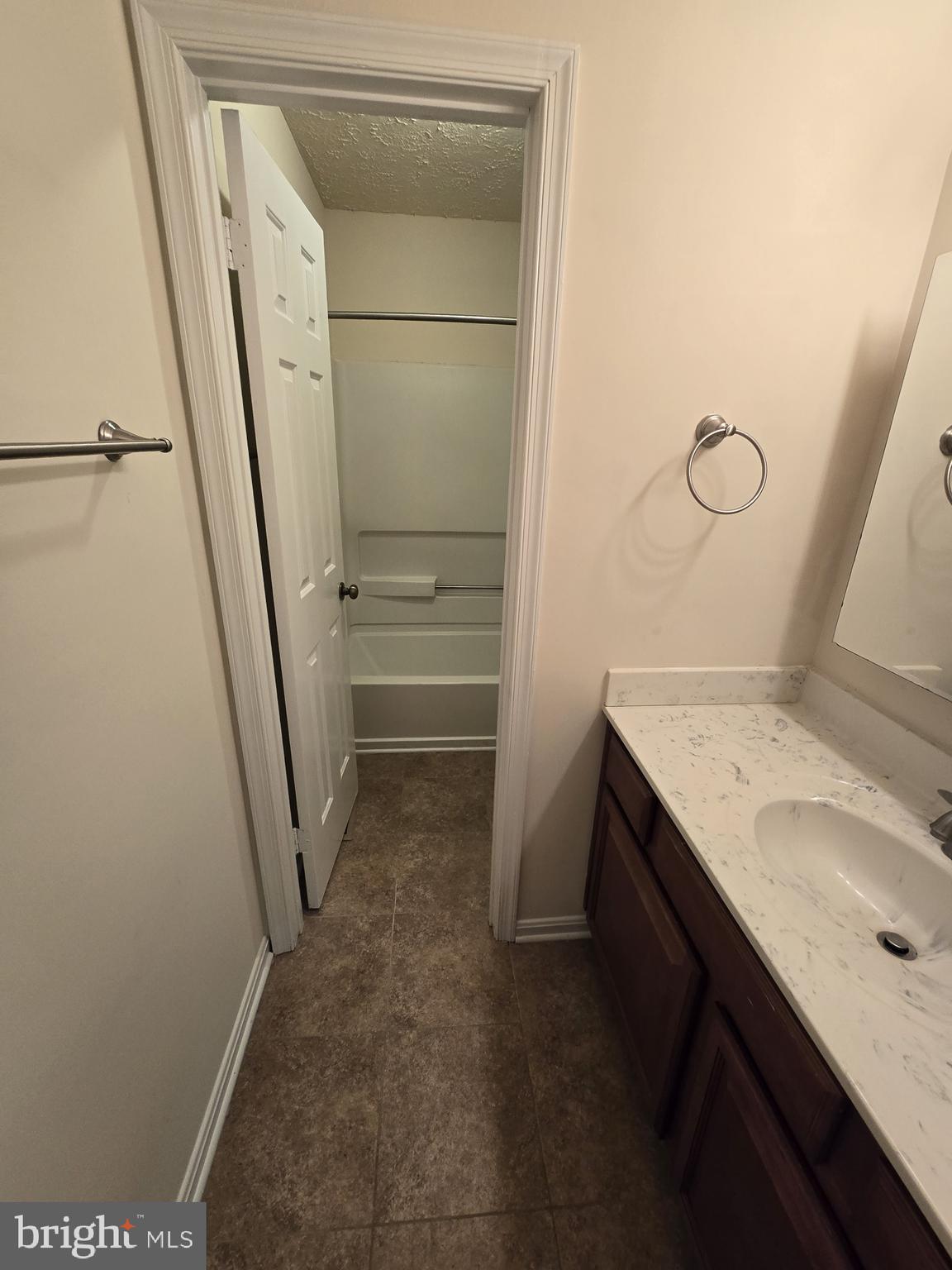 ST CHARLES HAMPSHIRE - Residential