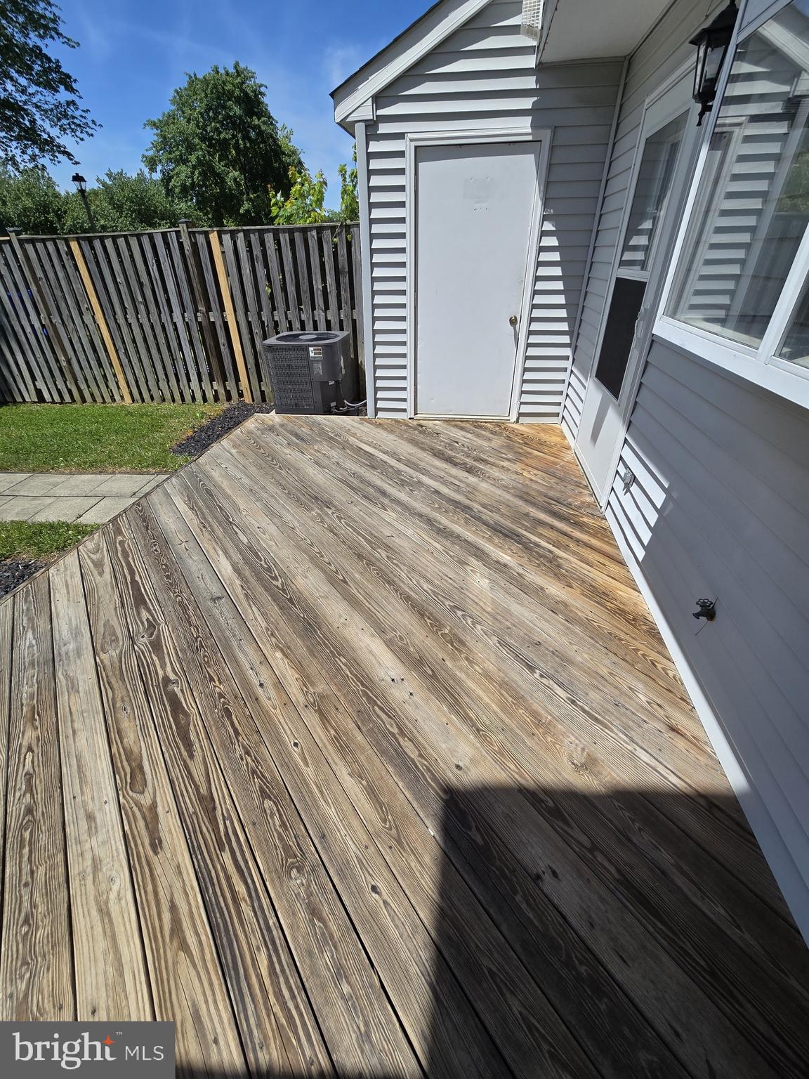 ST CHARLES HAMPSHIRE - Residential