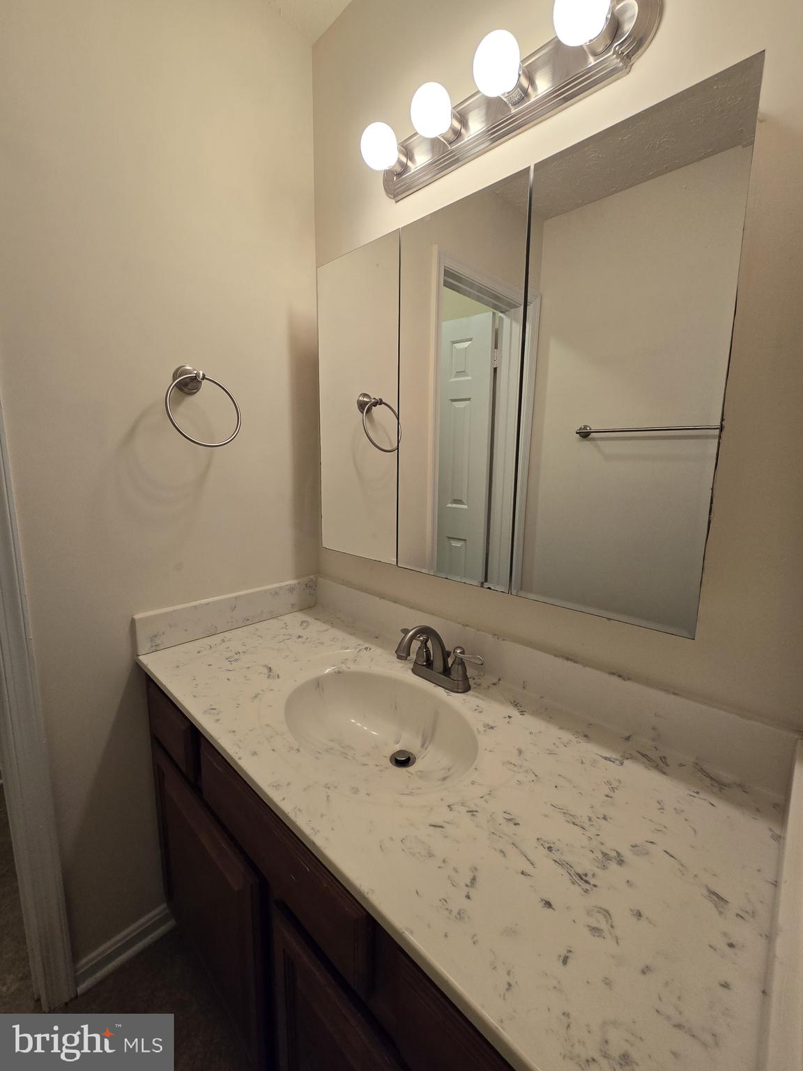 ST CHARLES HAMPSHIRE - Residential