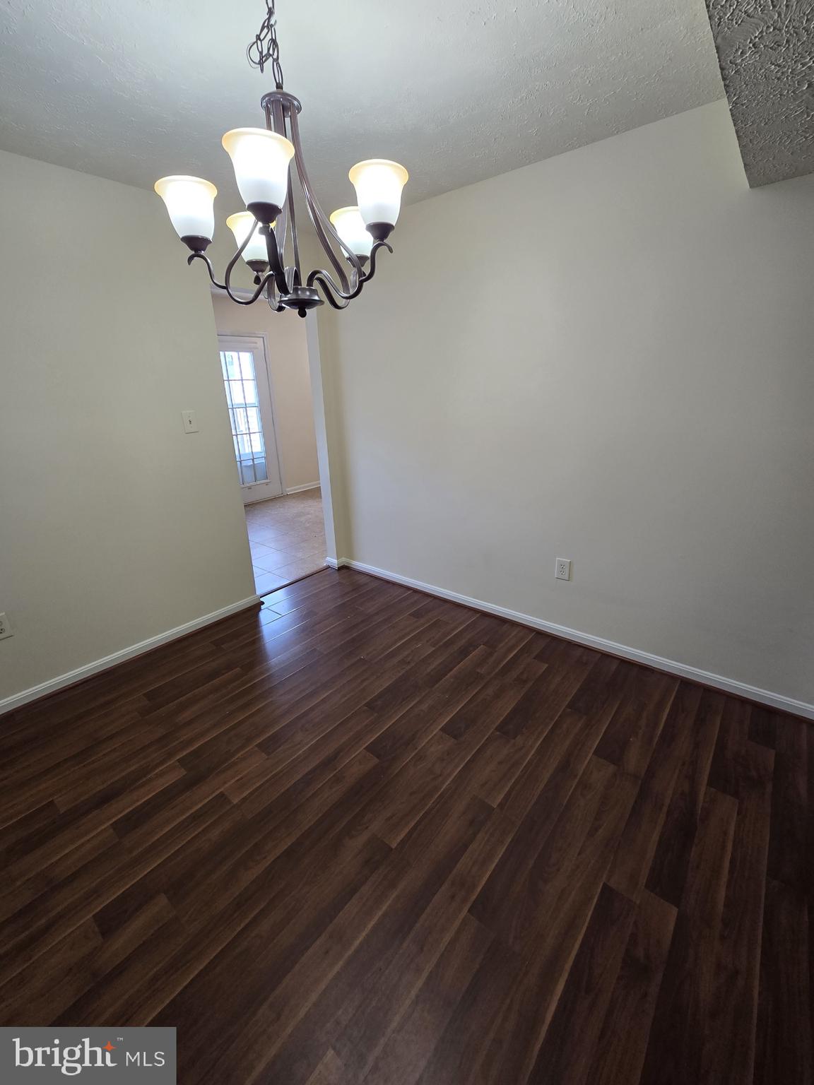 ST CHARLES HAMPSHIRE - Residential