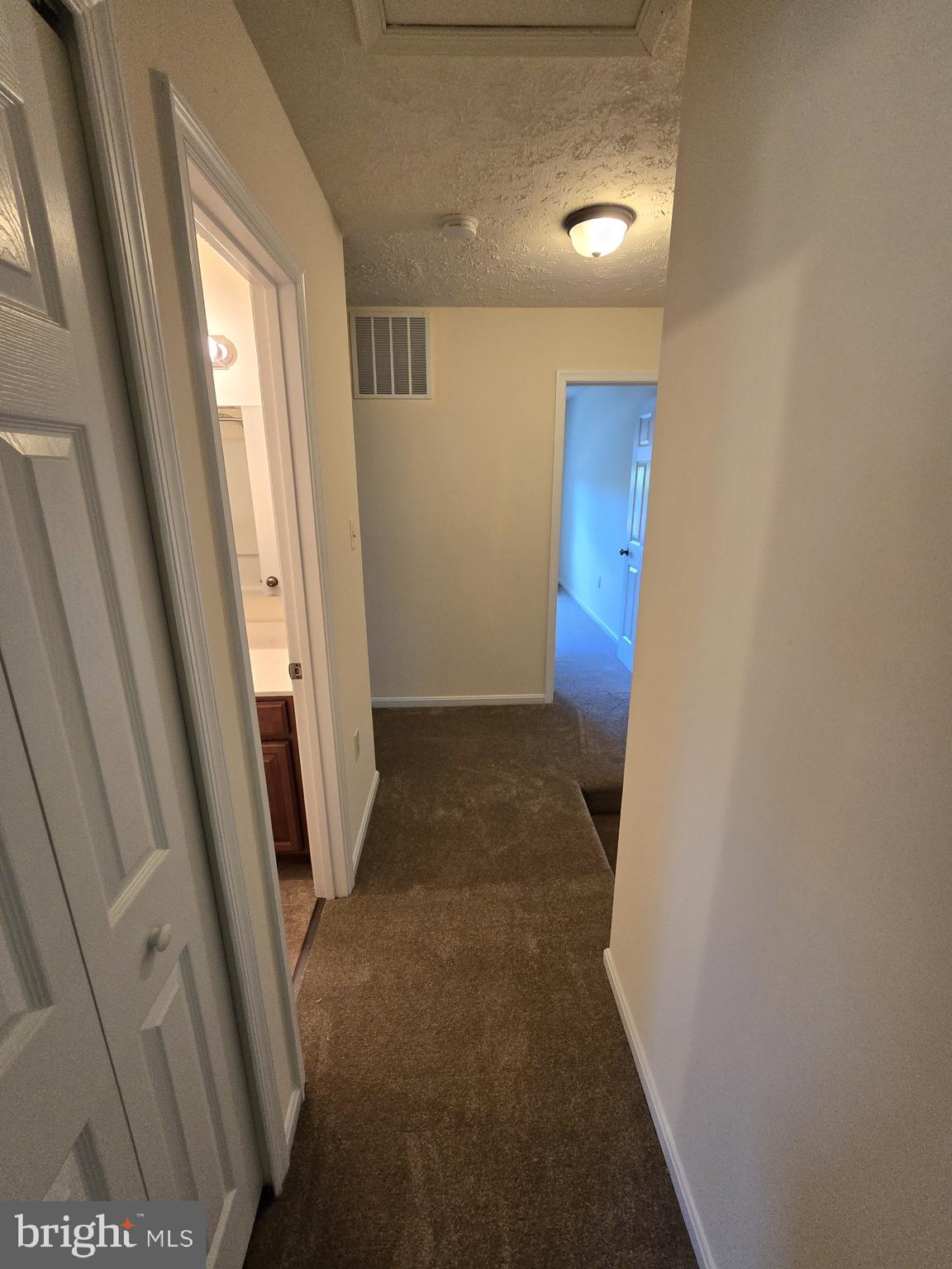 ST CHARLES HAMPSHIRE - Residential