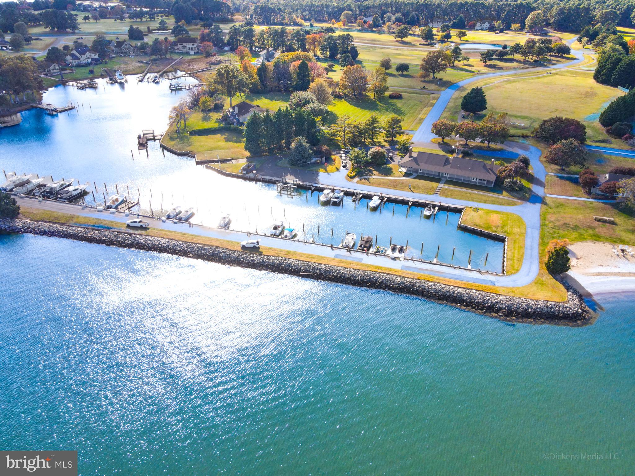 COVE CREEK CLUB - Residential