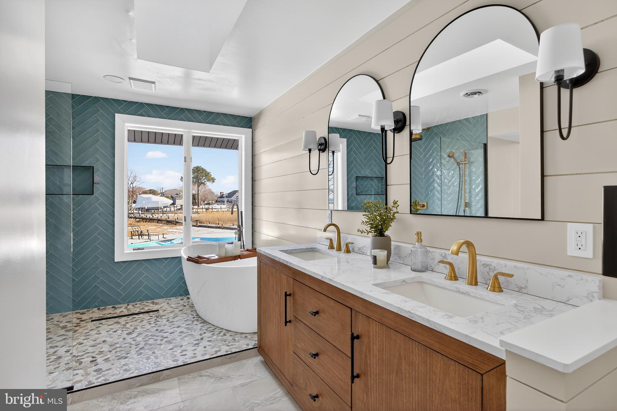 COVE CREEK CLUB - Residential