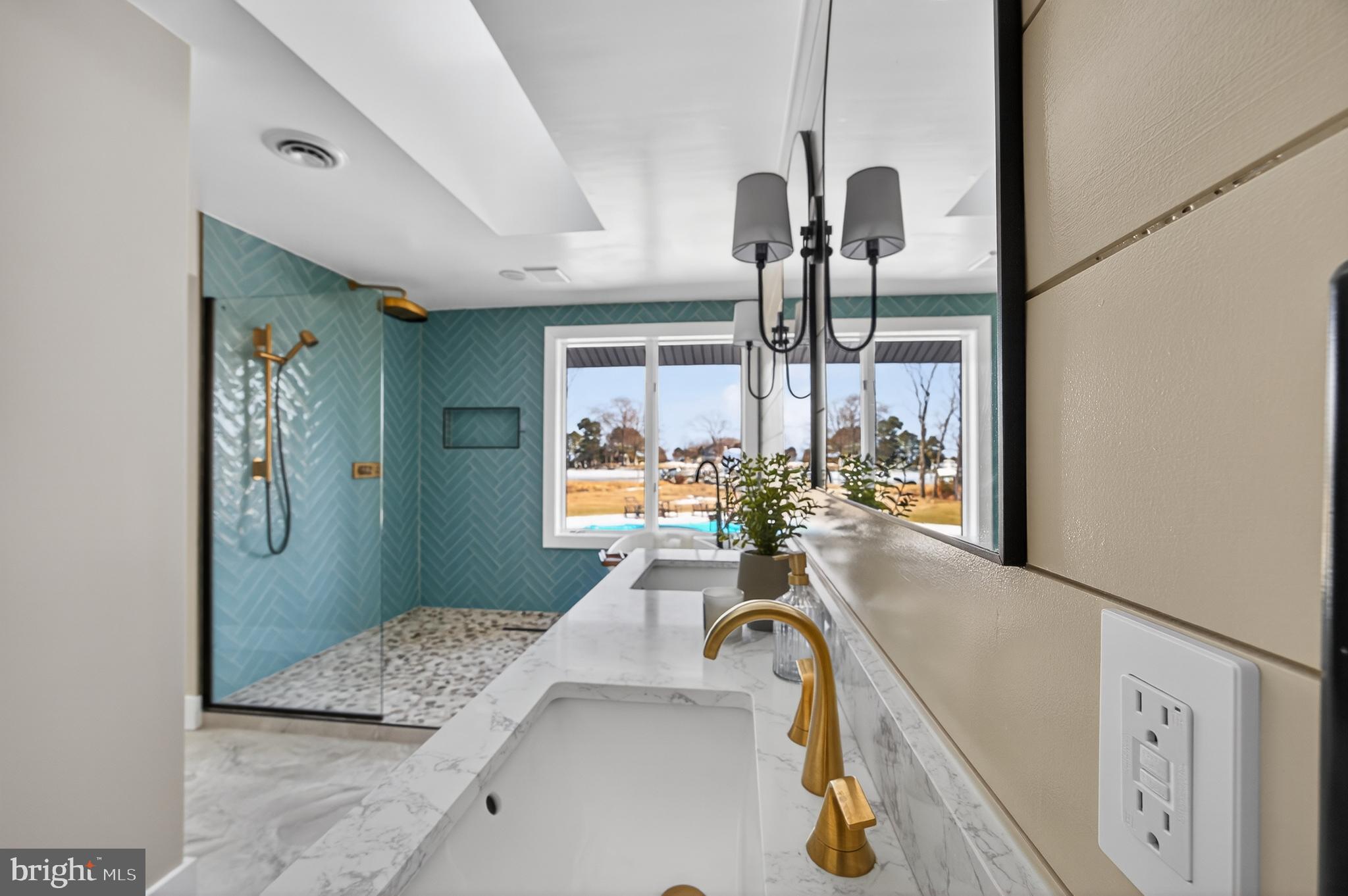 COVE CREEK CLUB - Residential