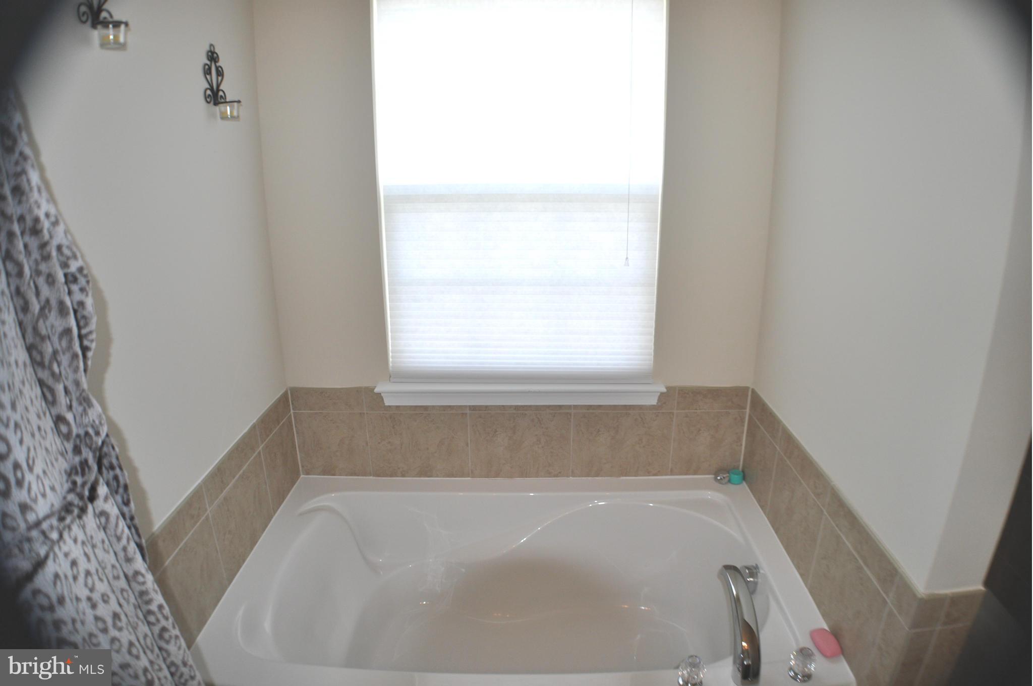 WAKELAND MANOR - Residential