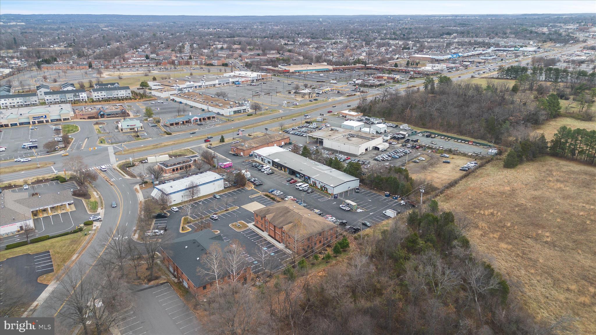 MILIC COMMERCIAL CENTER - Commercial Sale