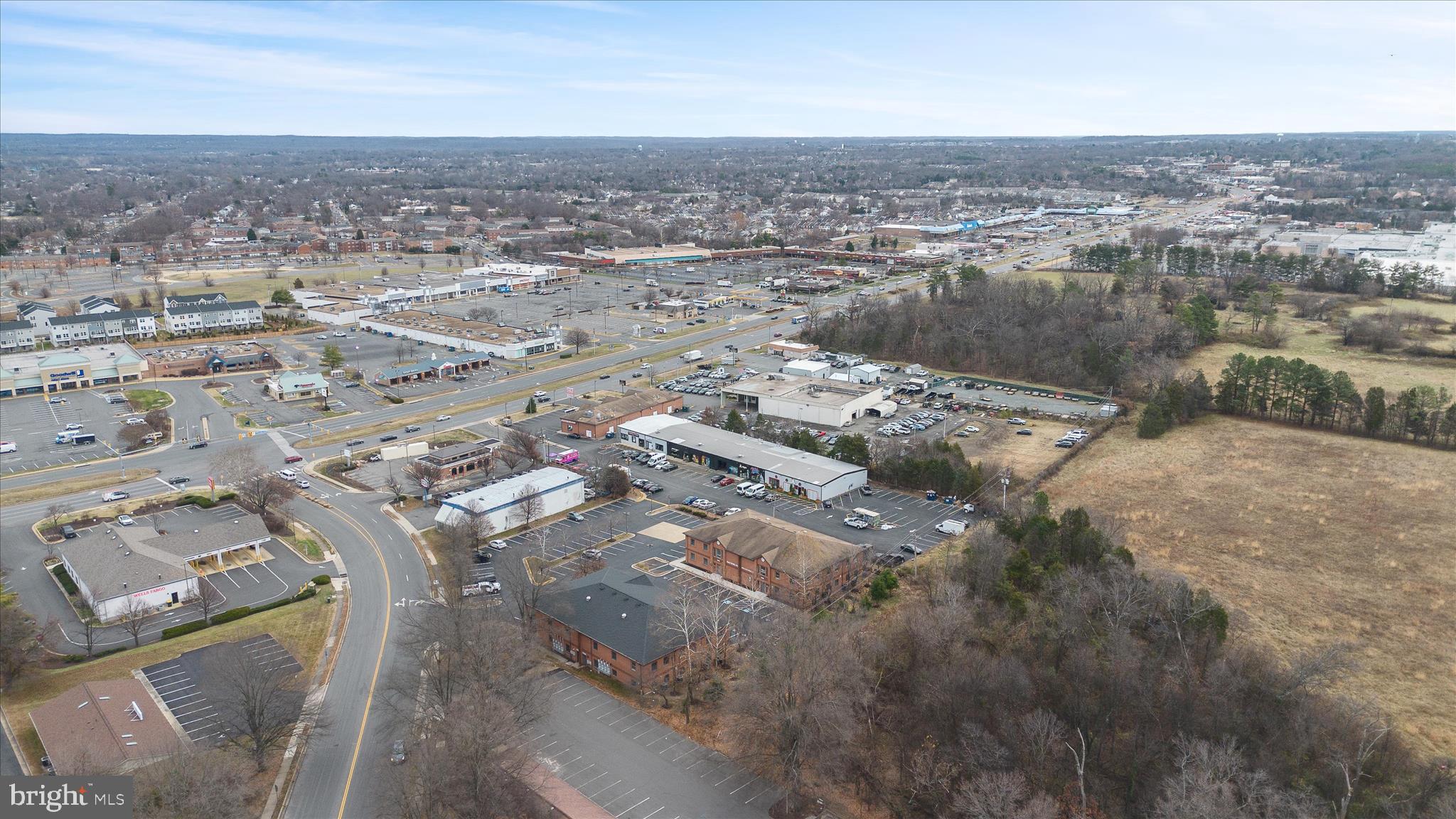 MILIC COMMERCIAL CENTER - Commercial Sale