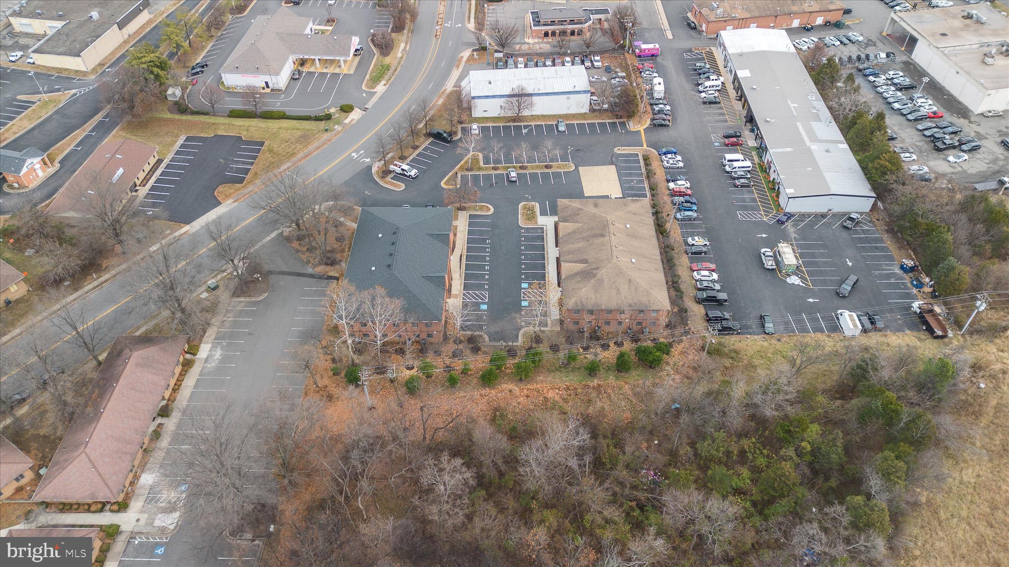 MILIC COMMERCIAL CENTER - Commercial Sale