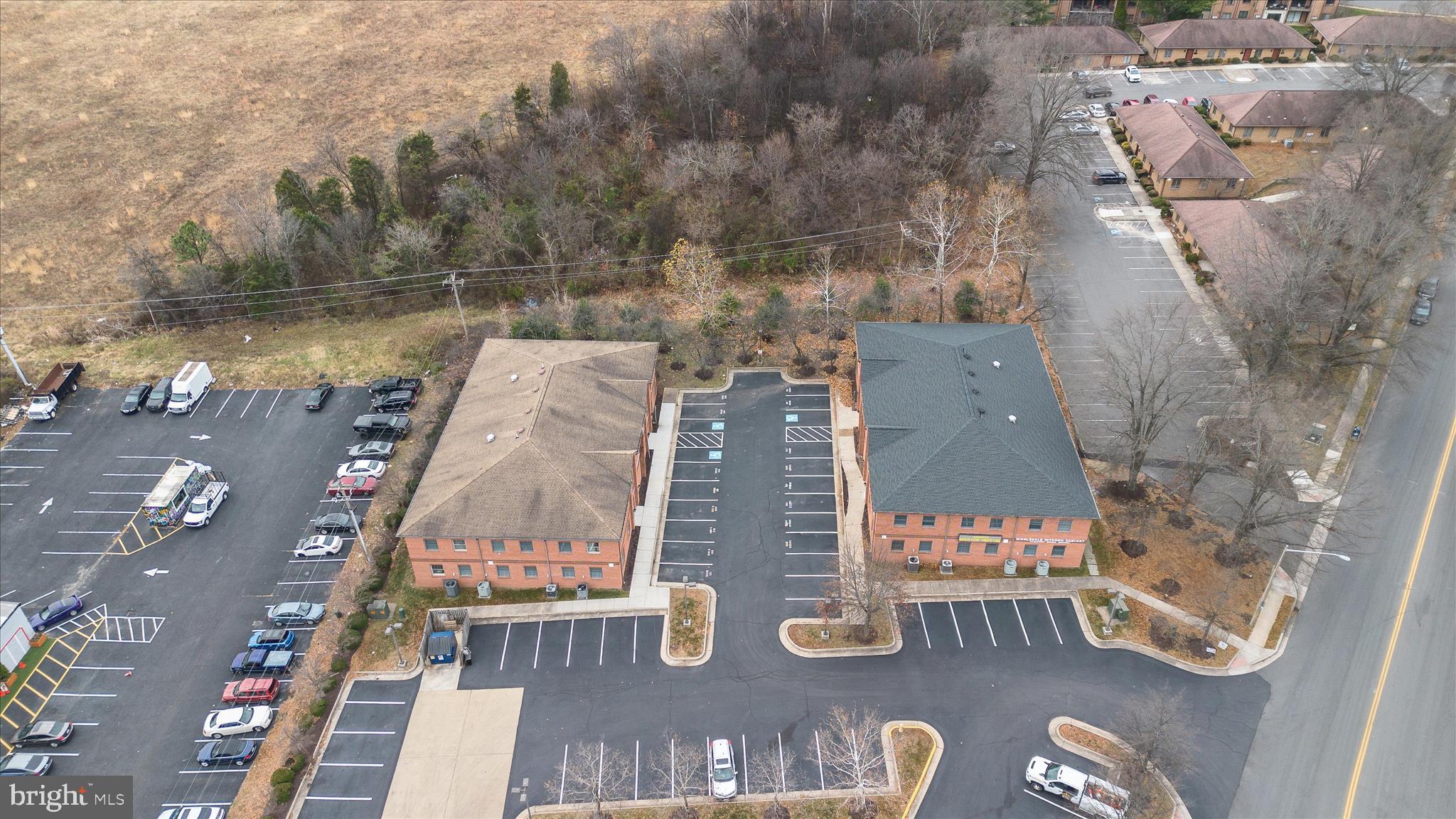 MILIC COMMERCIAL CENTER - Commercial Sale