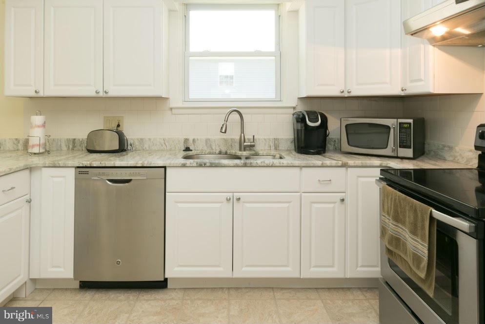 CEDARHURST - Residential