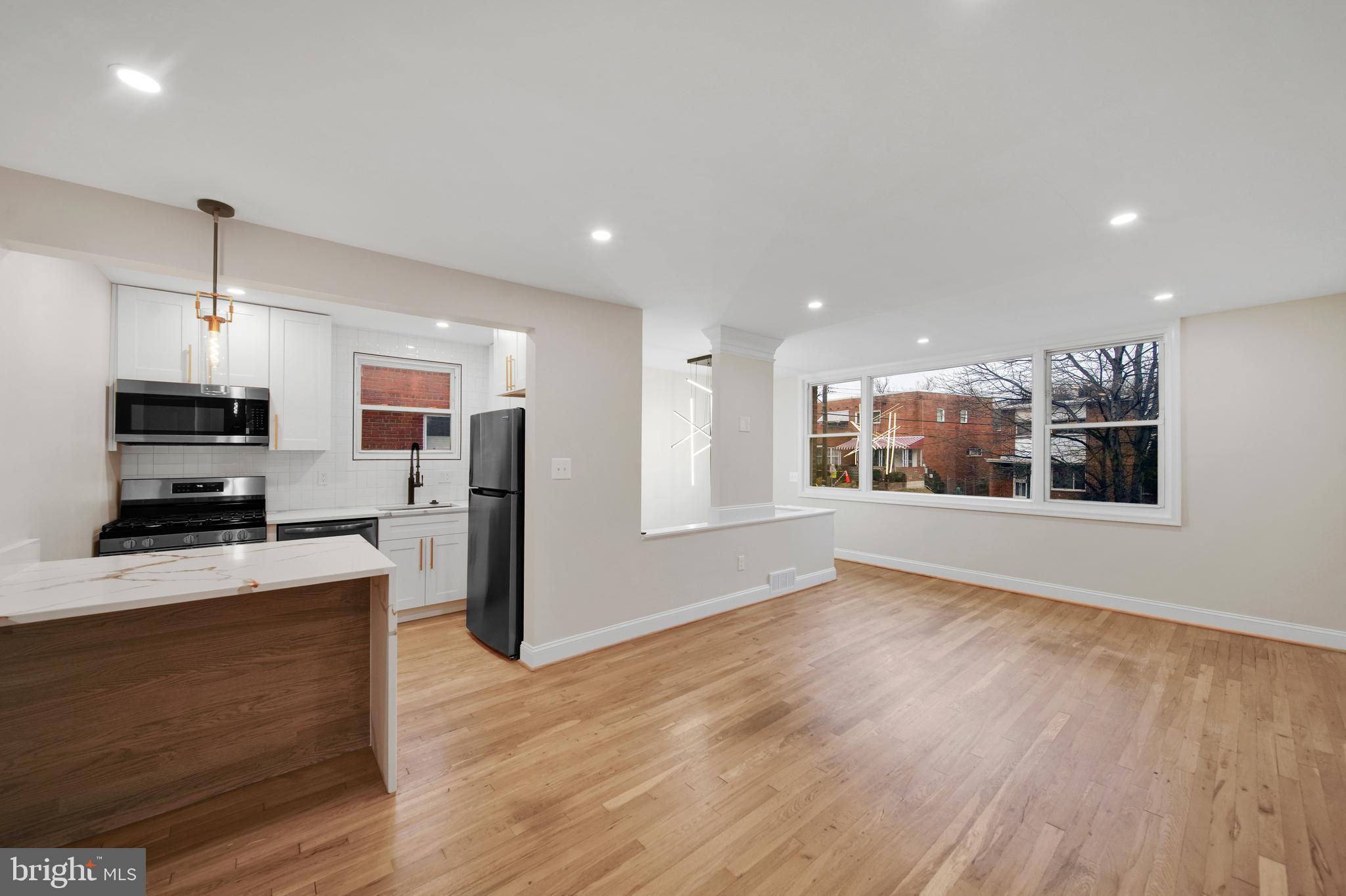 119 VICTOR STREET NE UNIT 2