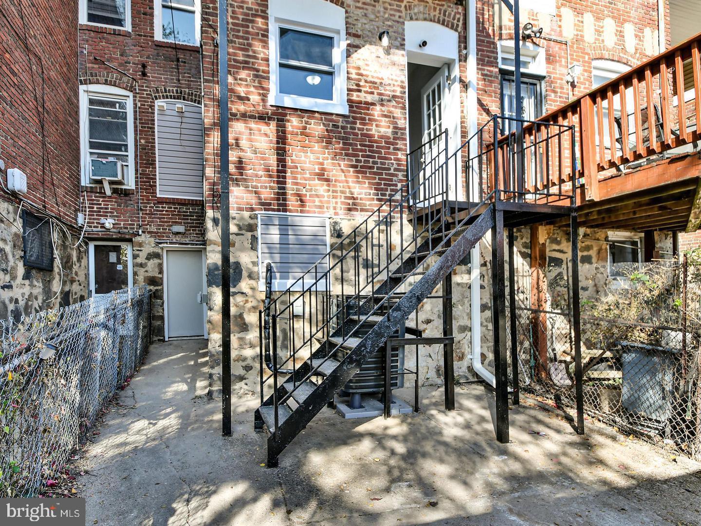 MONTEBELLO - Residential Lease