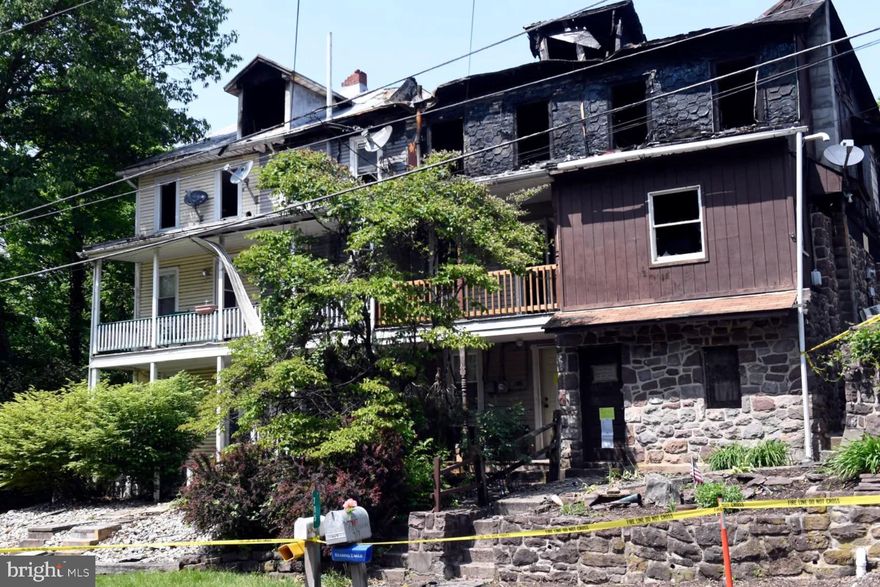 🏡 This is a fire damaged property that will need a complete rehab - 717 (house next door) is also for sale!
Please do not enter the property under any circumstances!
Property has been condemned!
Buyer responsible for U&O or resale requirements, if applicable. 
Property is being delivered As-Is.  
Do not approach property without consent 🏡