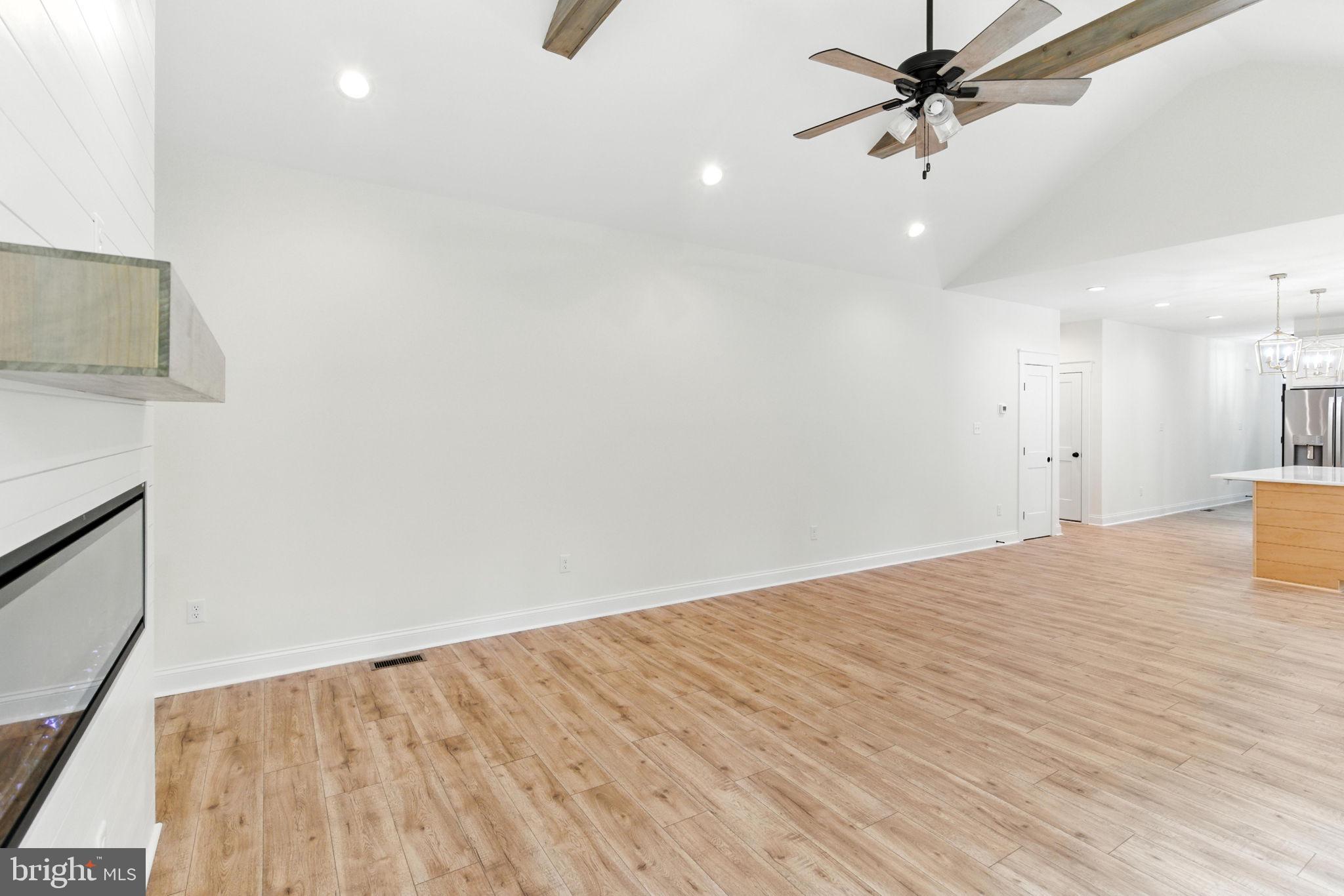 FRESHWATER ESTATES - Residential