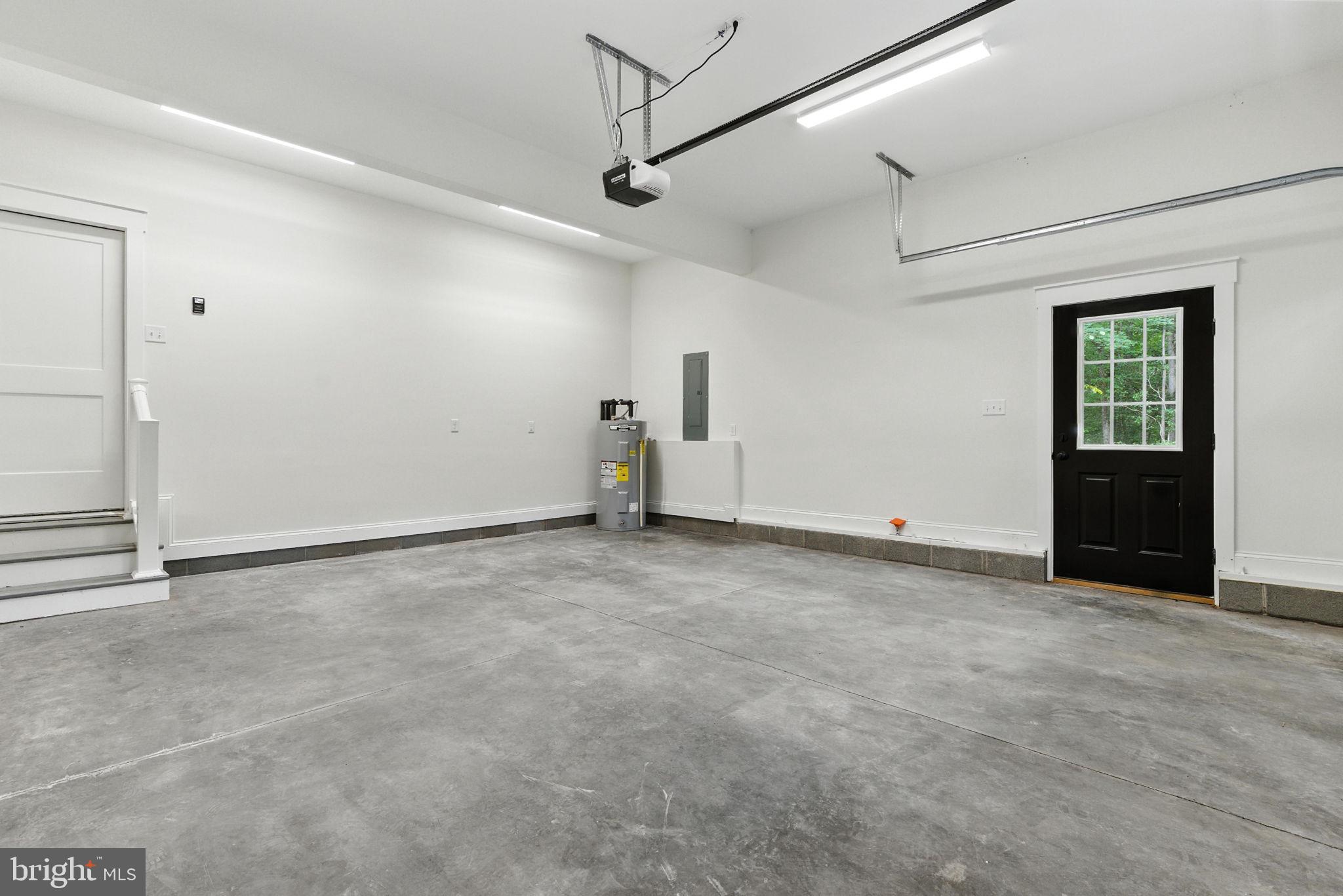 FRESHWATER ESTATES - Residential