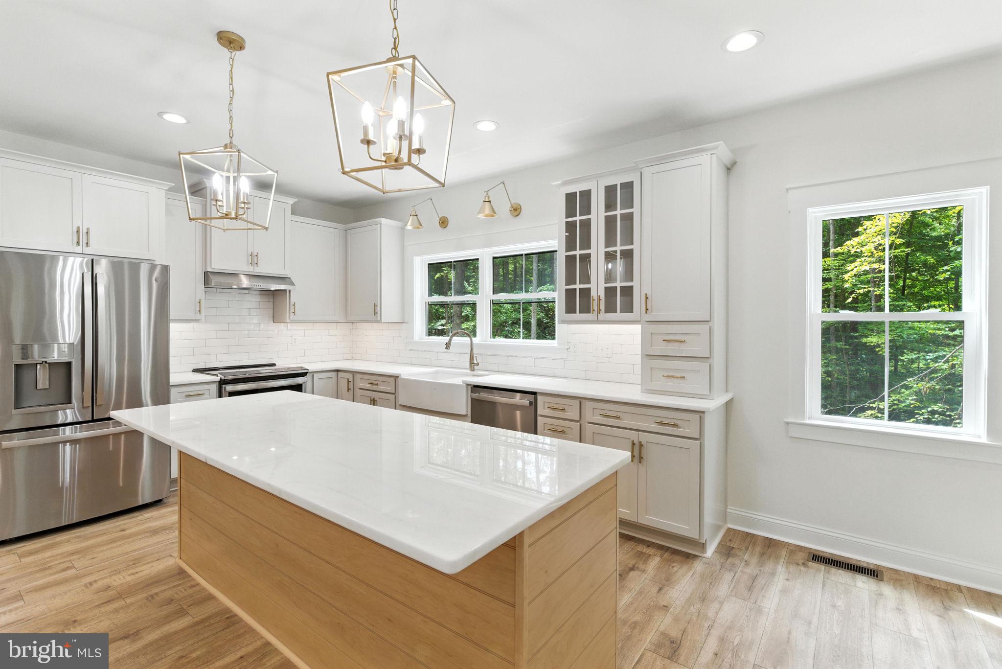 FRESHWATER ESTATES - Residential