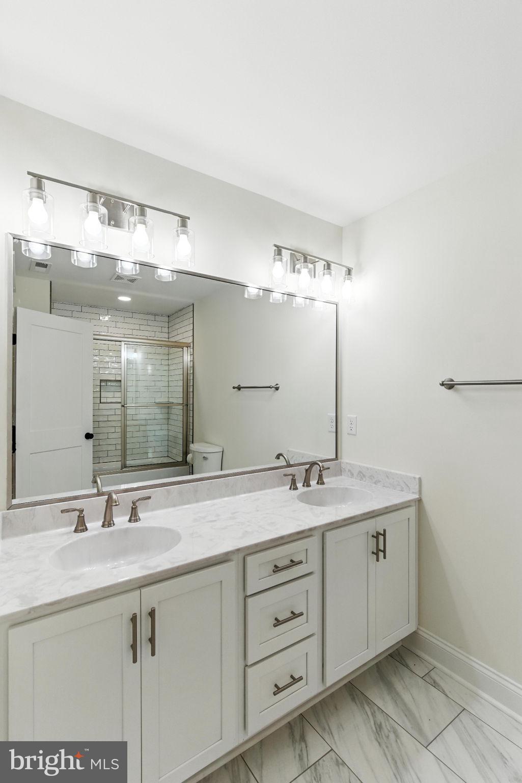 FRESHWATER ESTATES - Residential