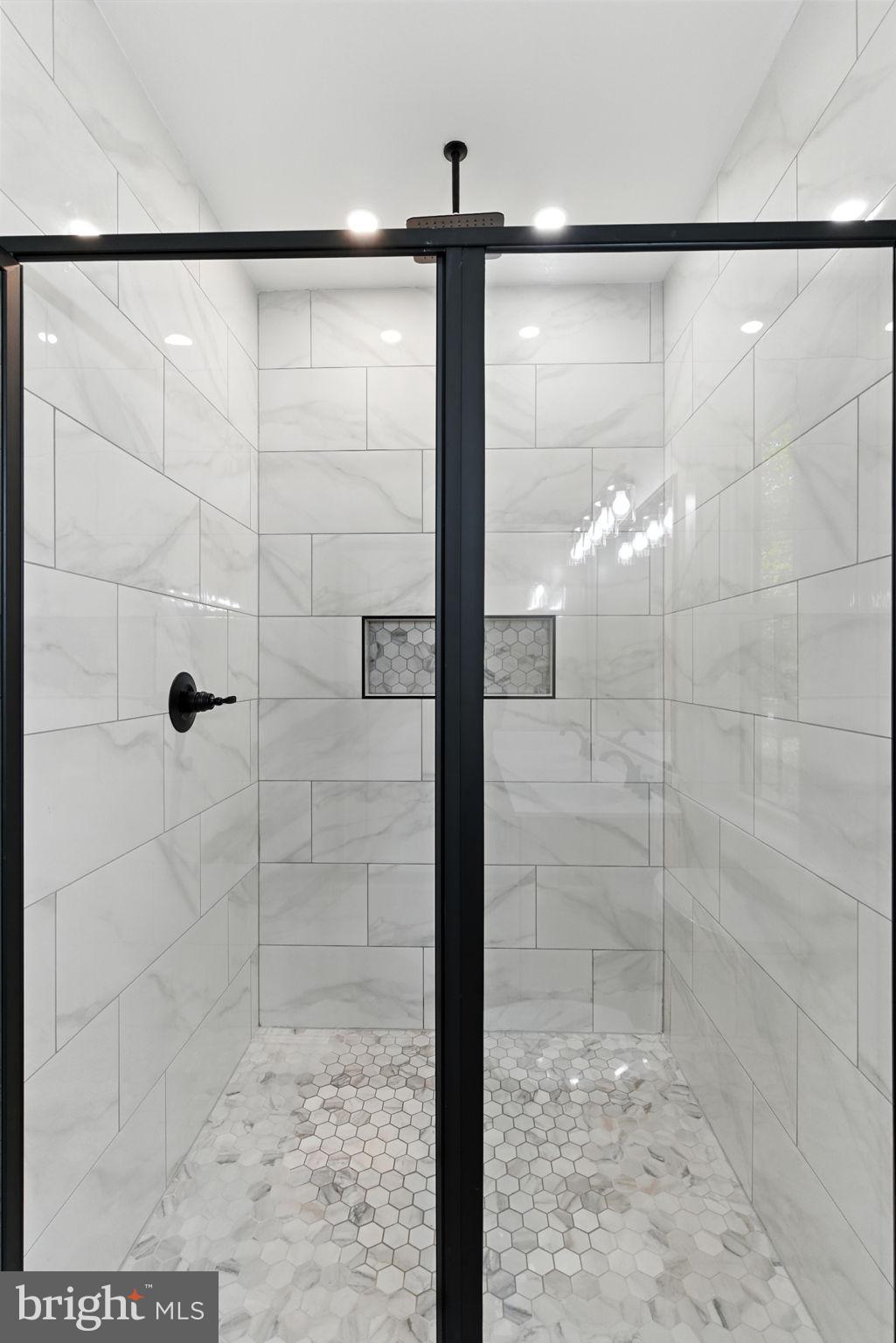 FRESHWATER ESTATES - Residential