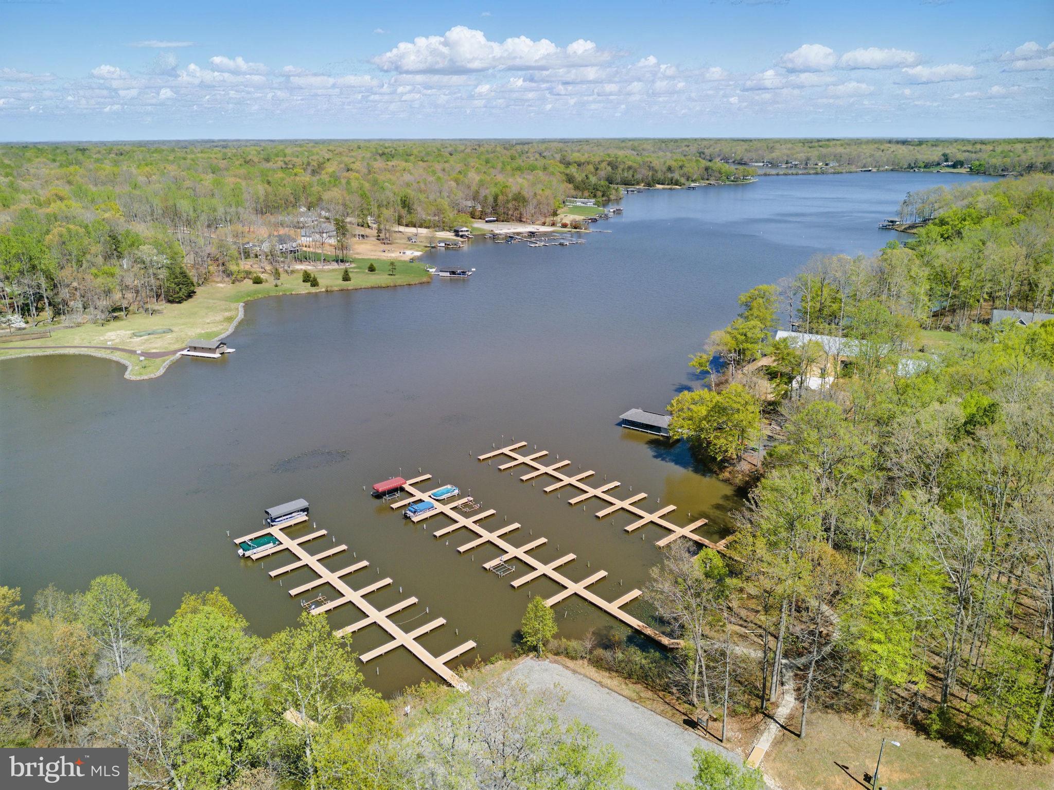 FRESHWATER ESTATES - Residential